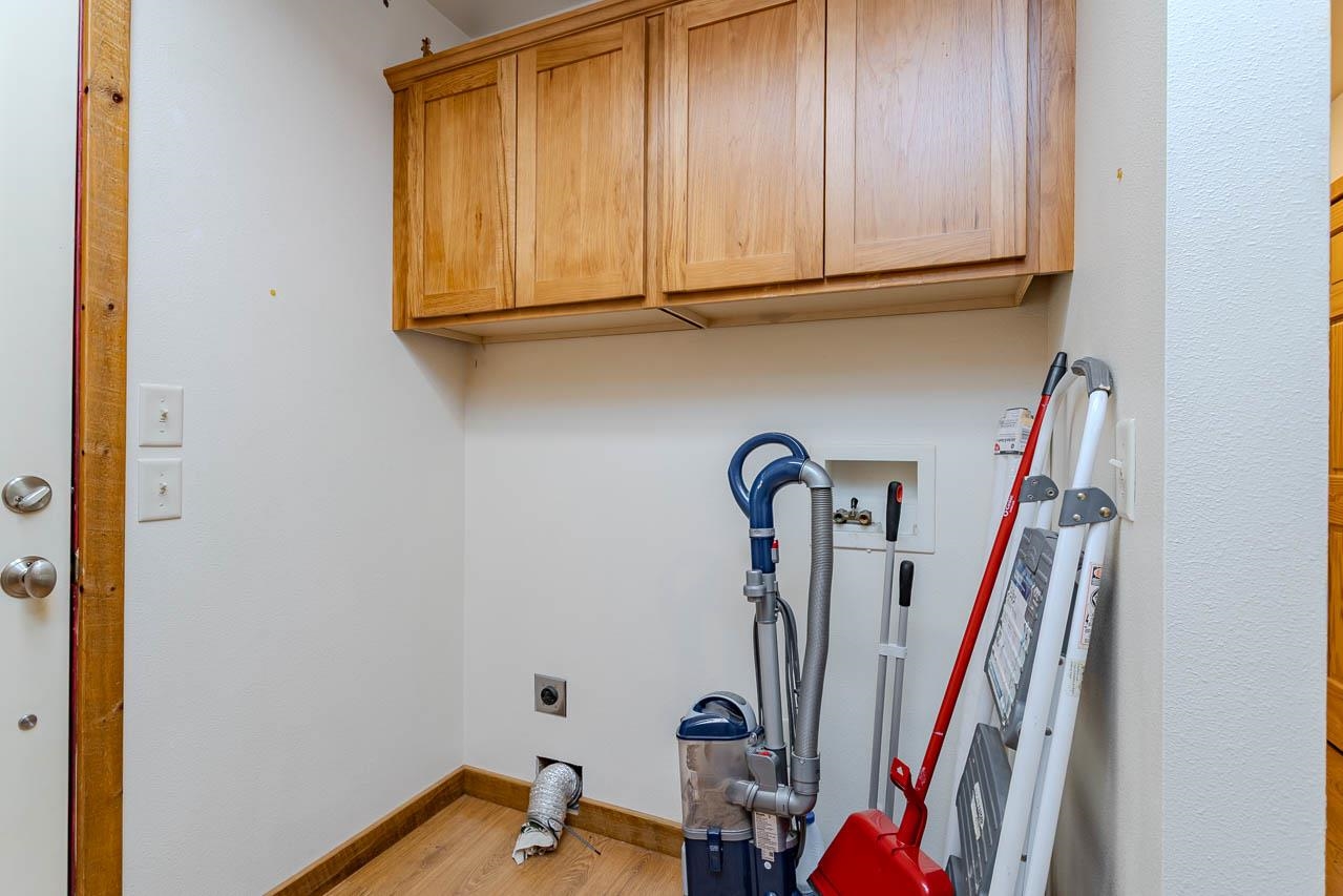 4561 Hardwood Lane Property Photo 16