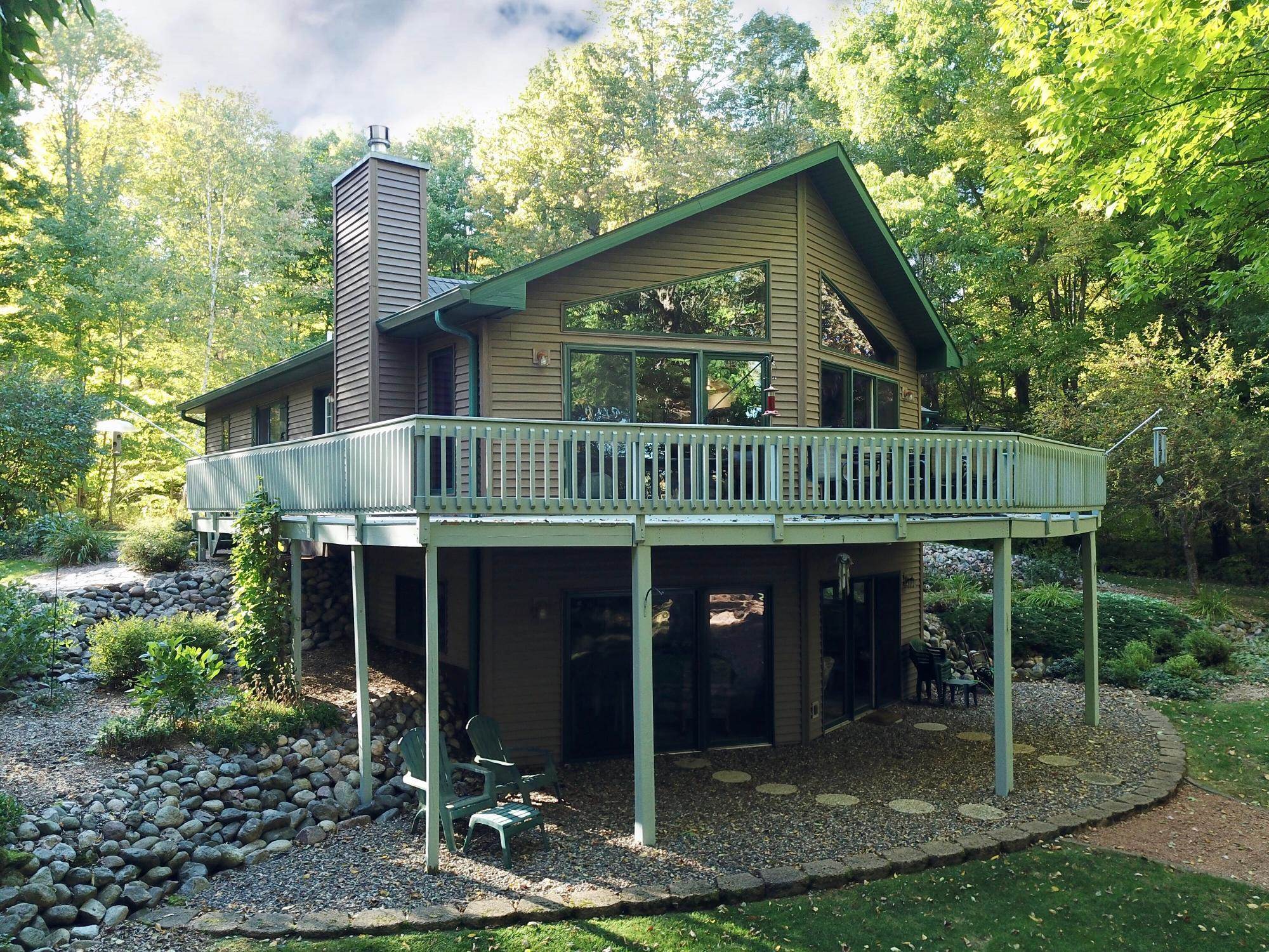 N6076 Gruening Lane Property Photo 1