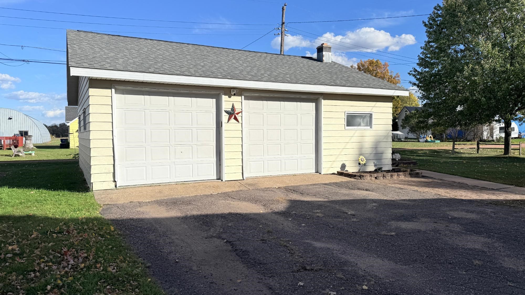 209 N Pine Street Property Photo 3