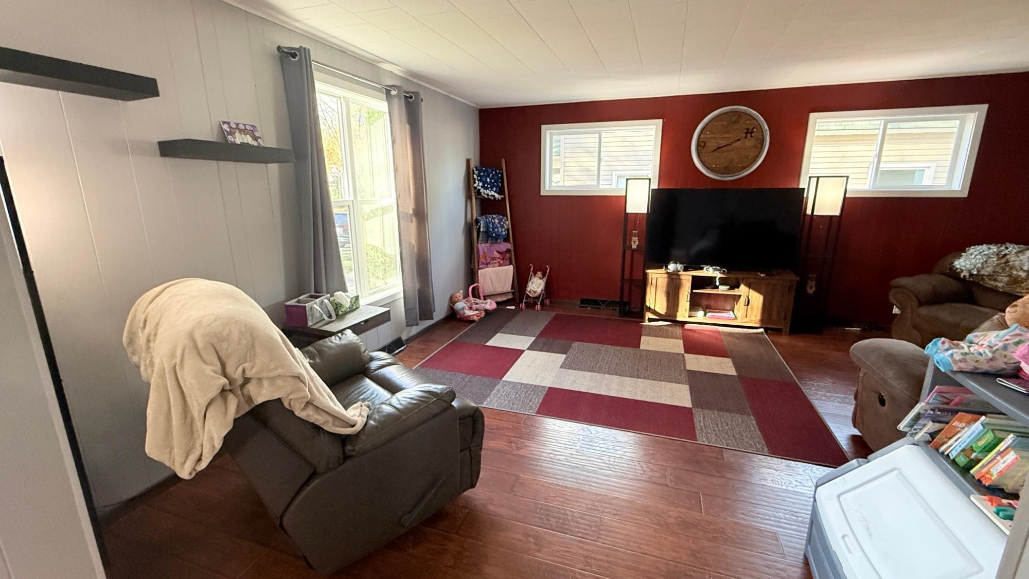 209 N Pine Street Property Photo 6