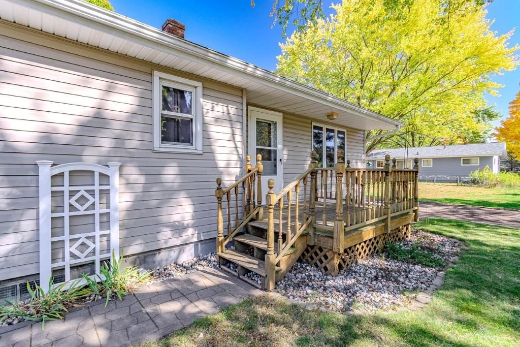 150306 Robin Lane Property Photo 4