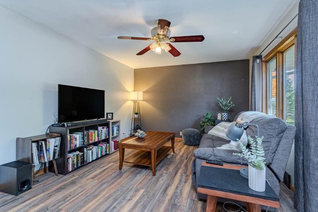 150306 Robin Lane Property Photo 9