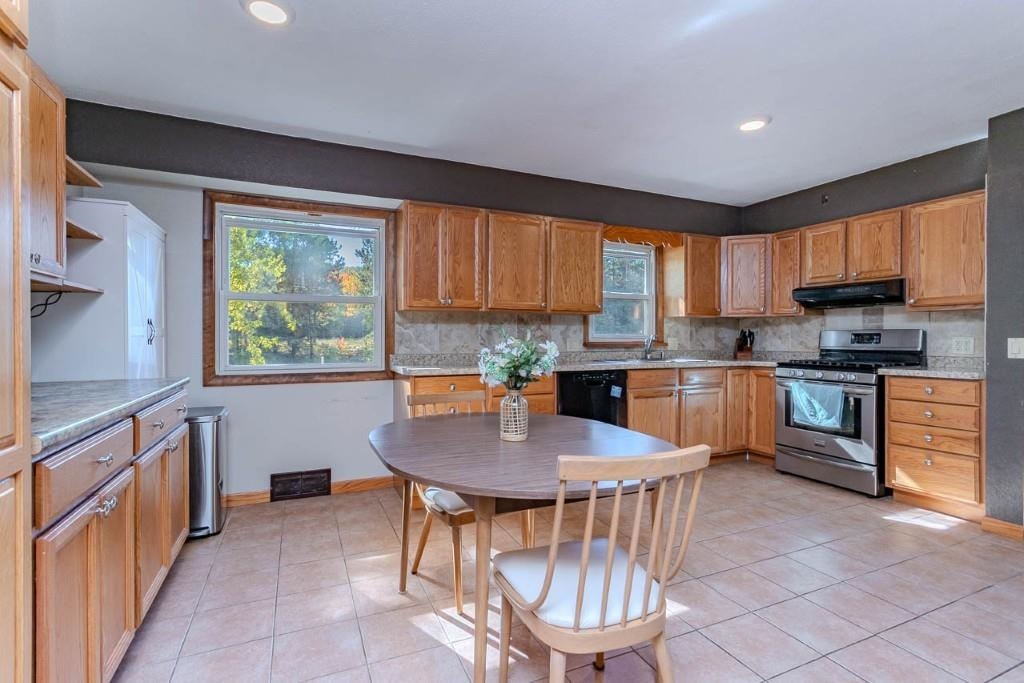 150306 Robin Lane Property Photo 12
