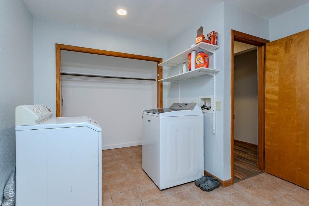 150306 Robin Lane Property Photo 24