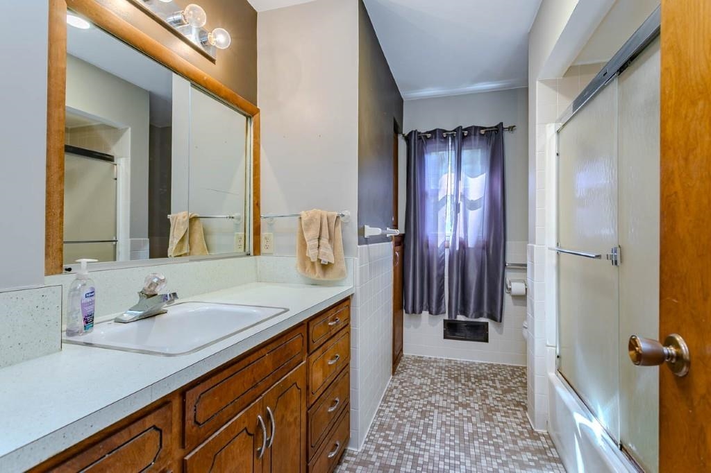 150306 Robin Lane Property Photo 25