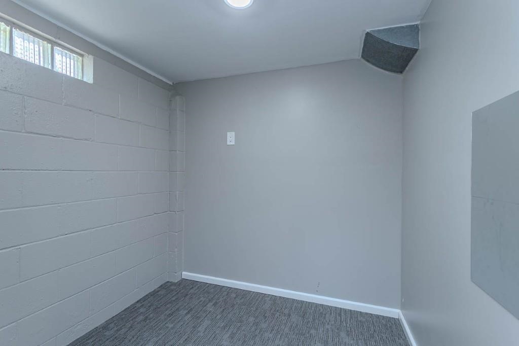 150306 Robin Lane Property Photo 30