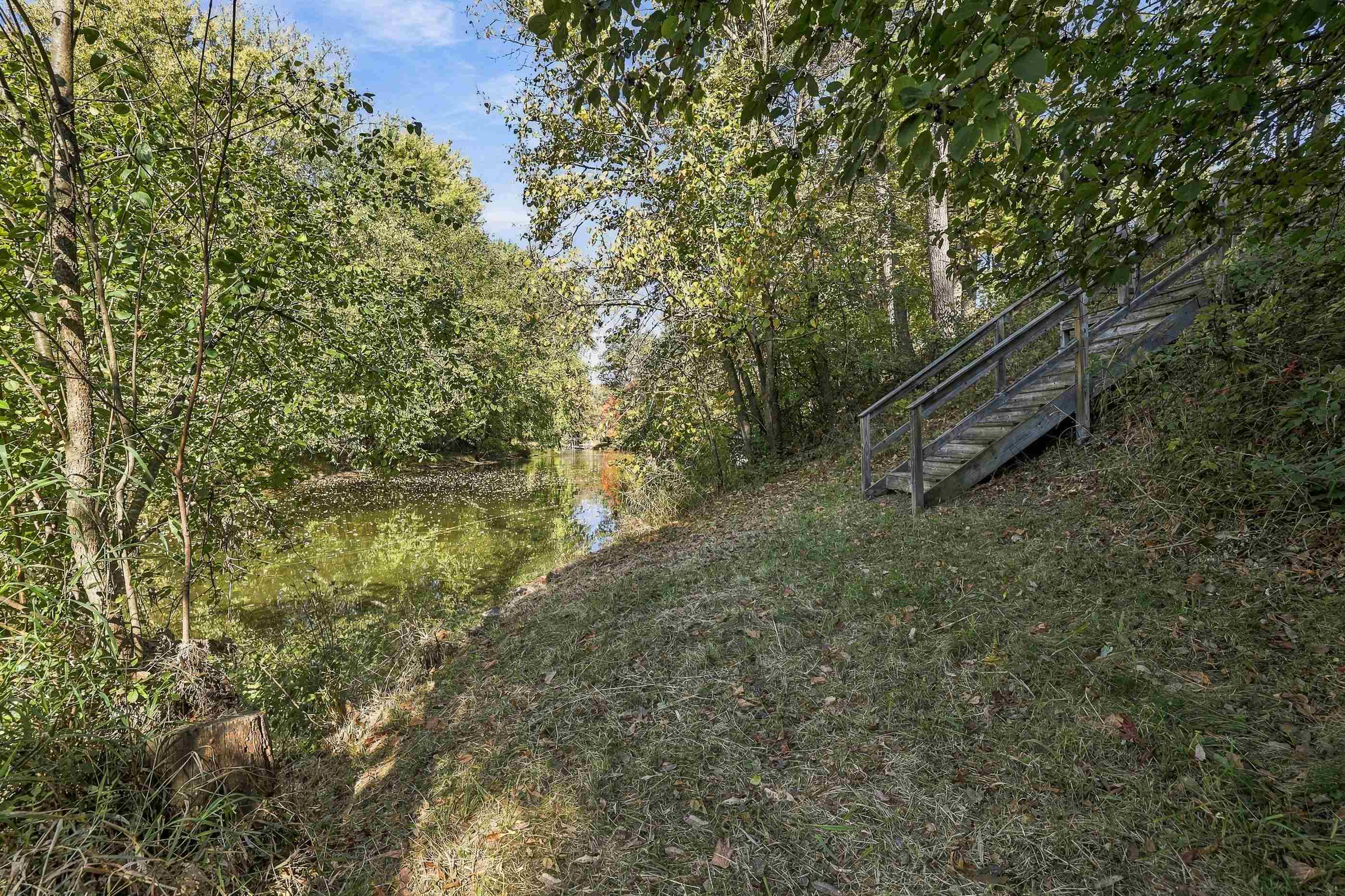 10767 Sandy Spring Drive Property Photo 10
