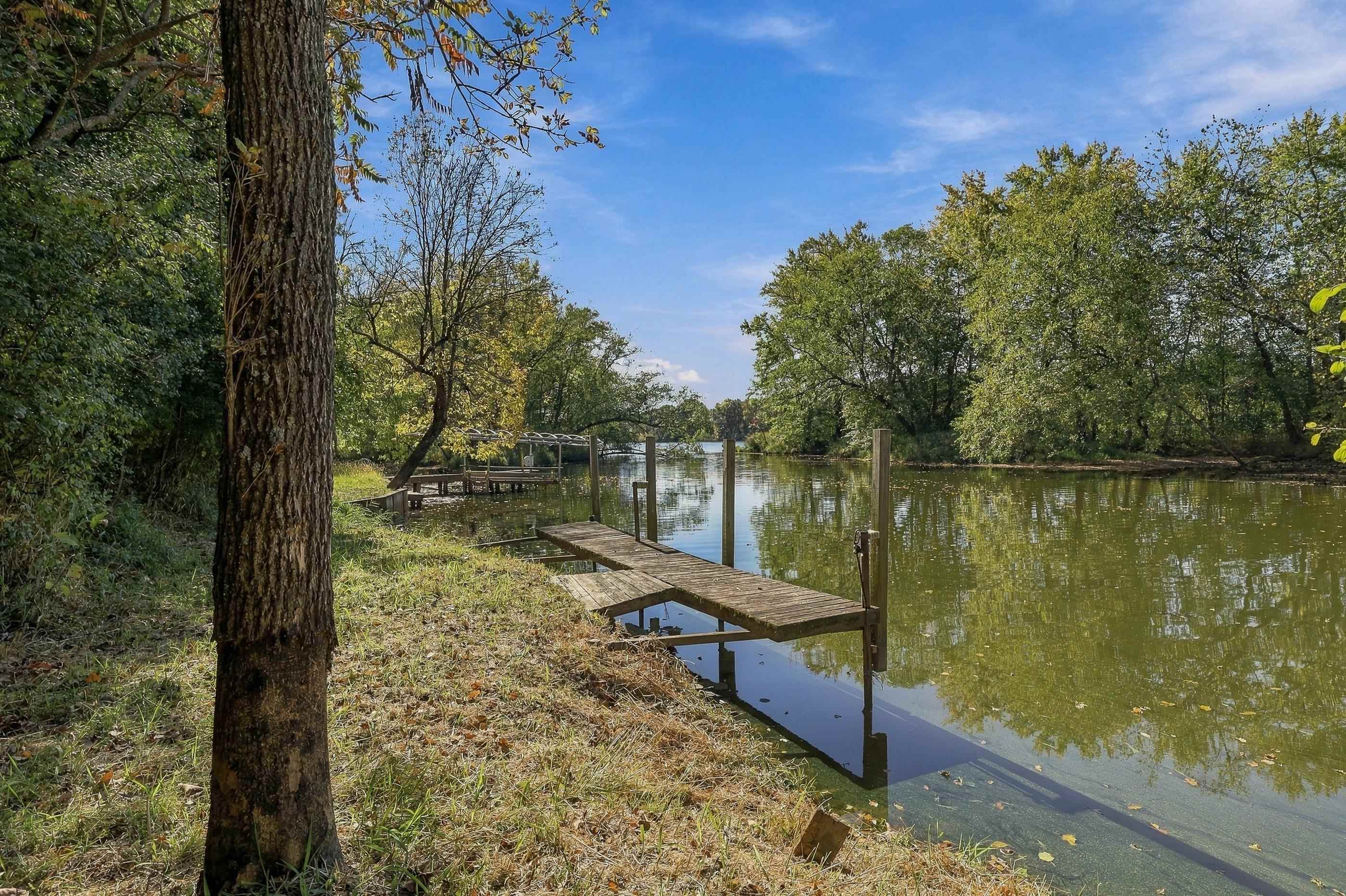 10767 Sandy Spring Drive Property Photo 11