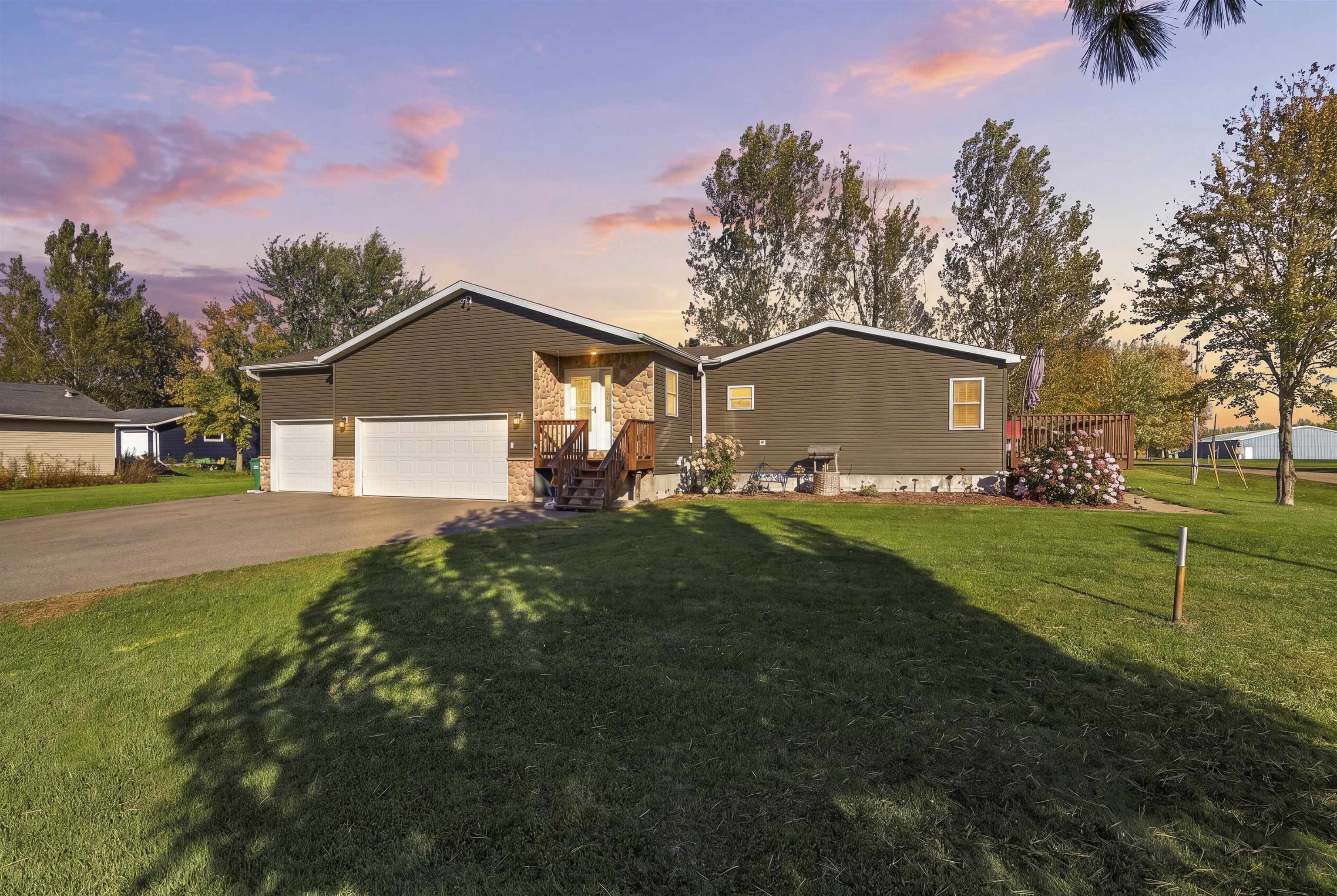 1760 Park Street Property Photo 1