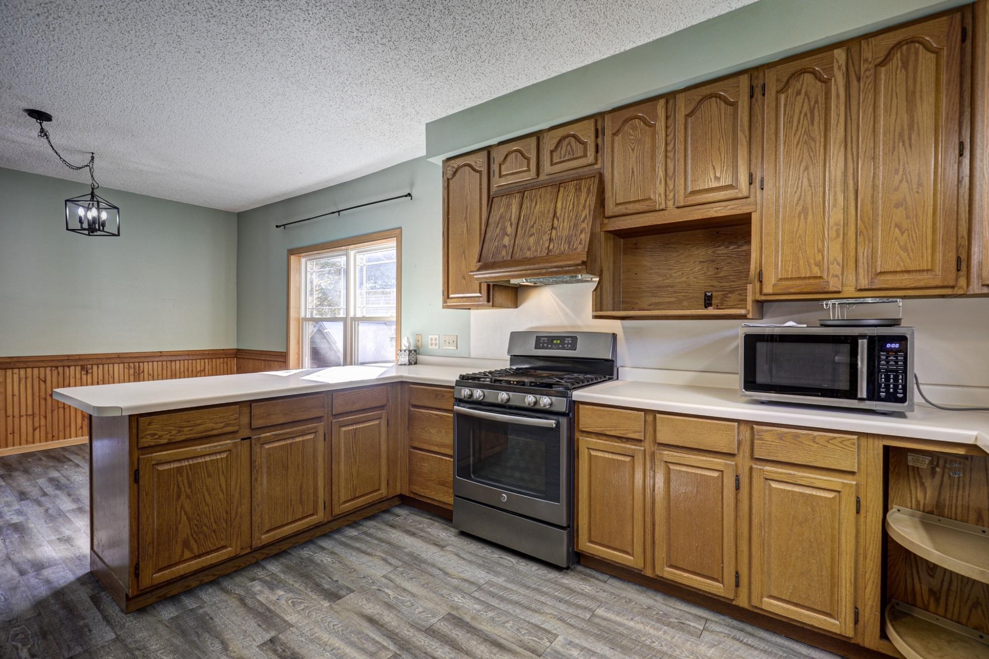210 East Street Property Photo 7