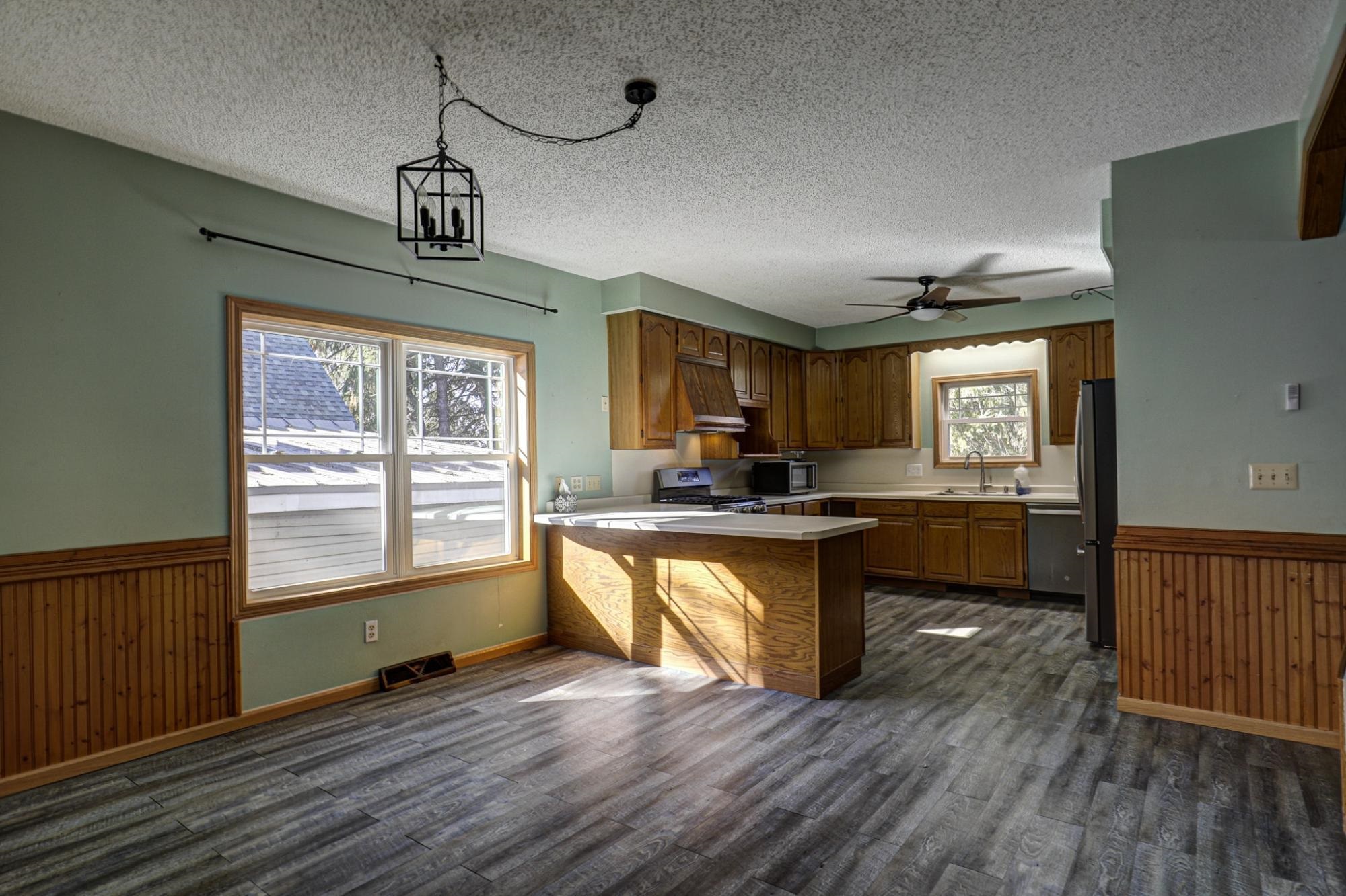 210 East Street Property Photo 8