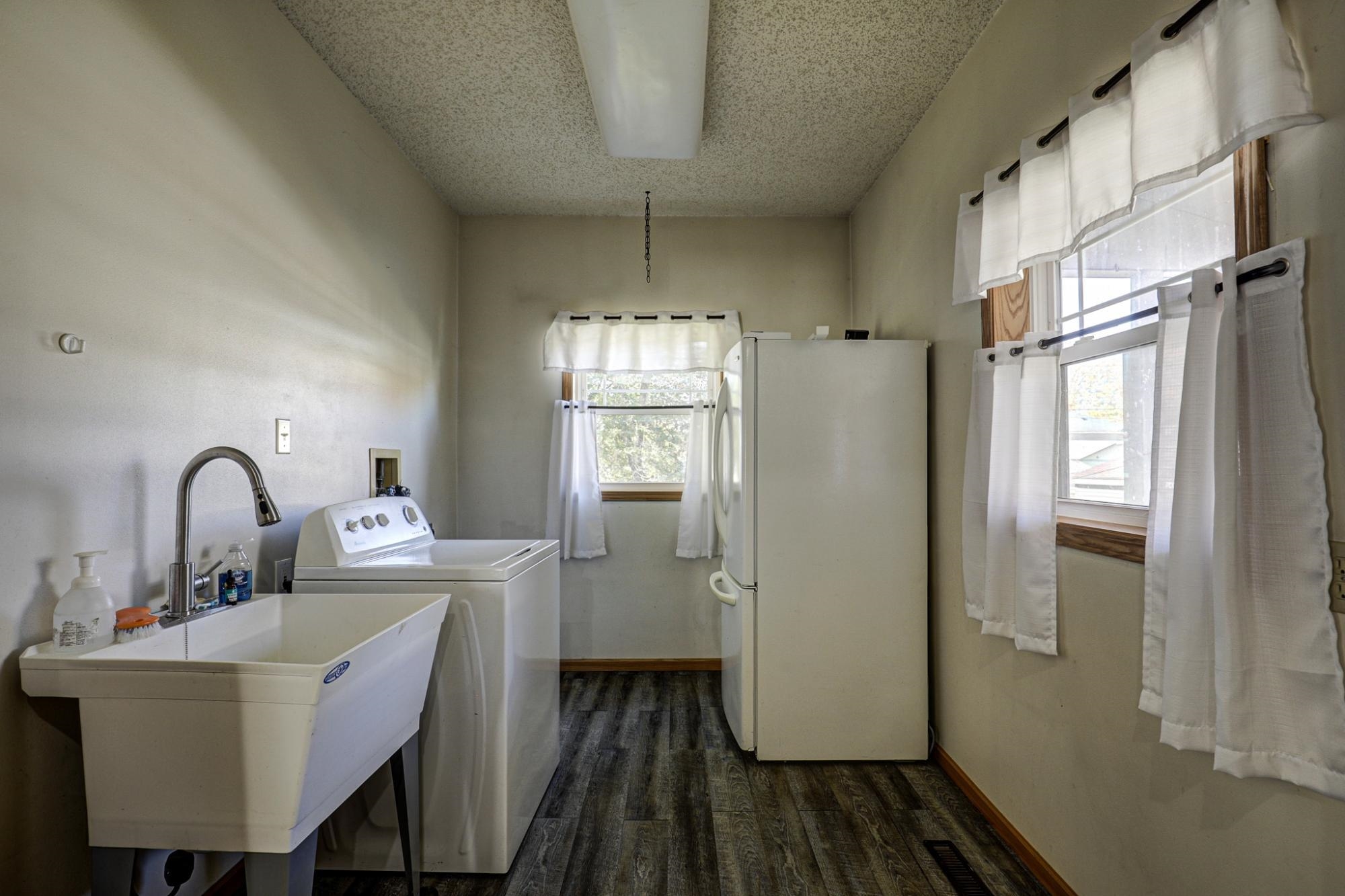 210 East Street Property Photo 15