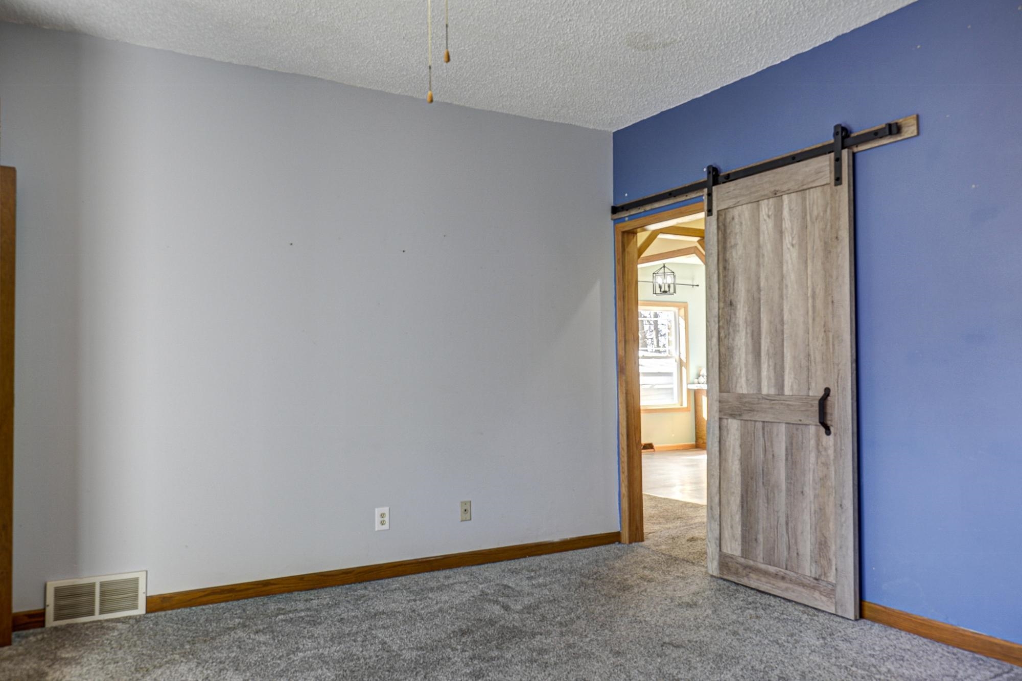 210 East Street Property Photo 20
