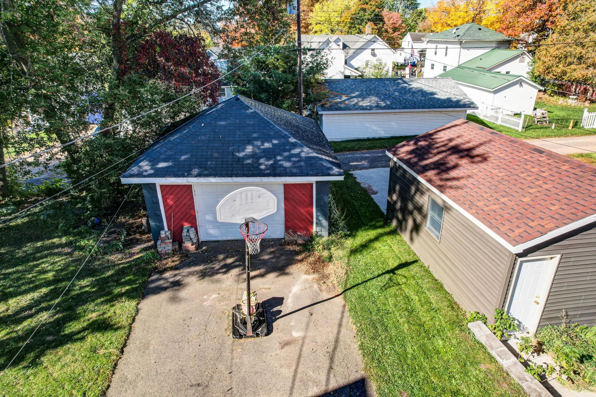 210 East Street Property Photo 41