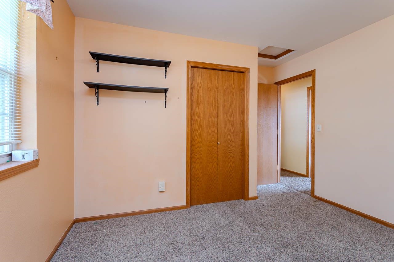 917 & 925 Augusta Avenue Property Photo 17