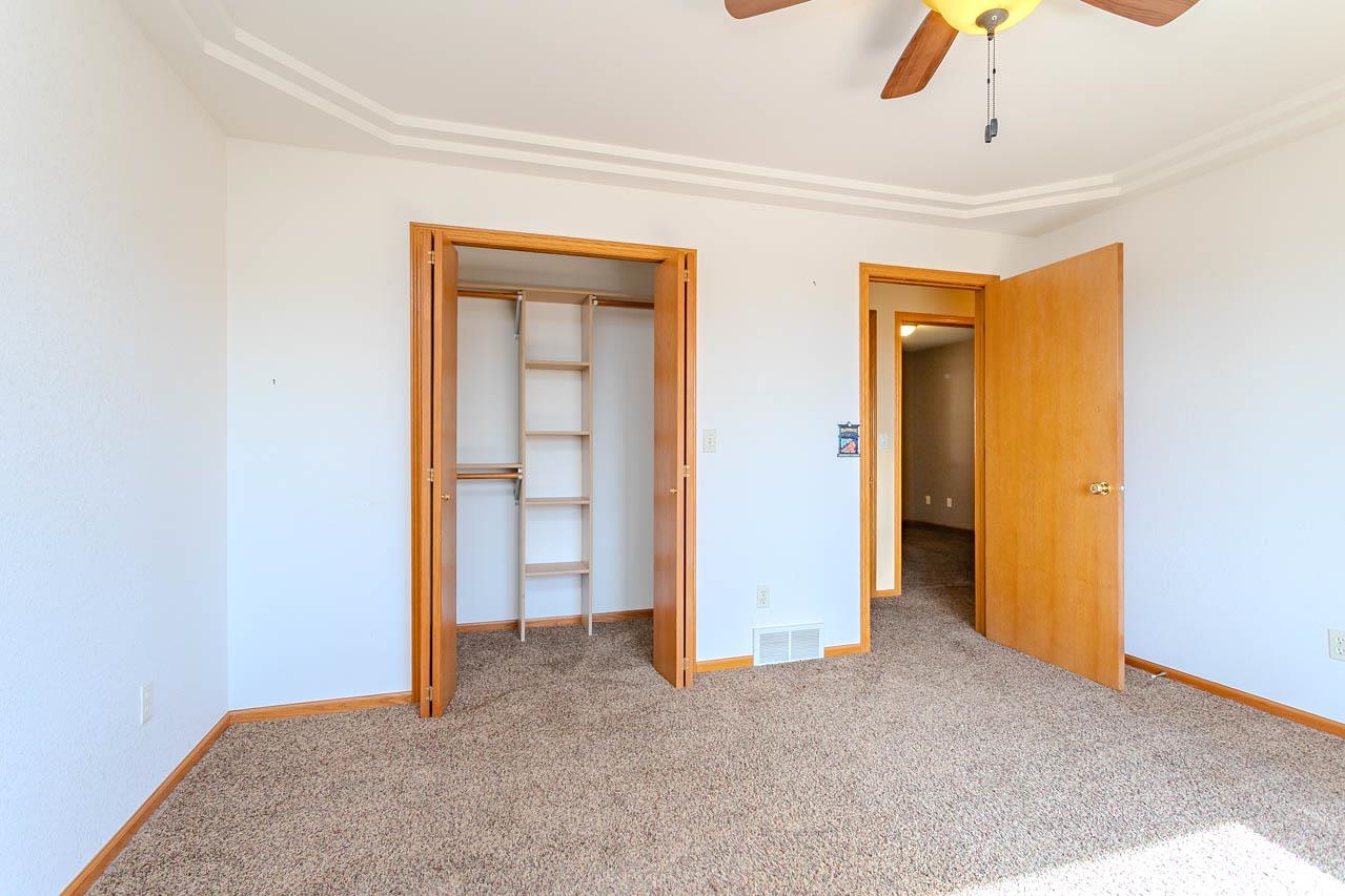 917 & 925 Augusta Avenue Property Photo 19