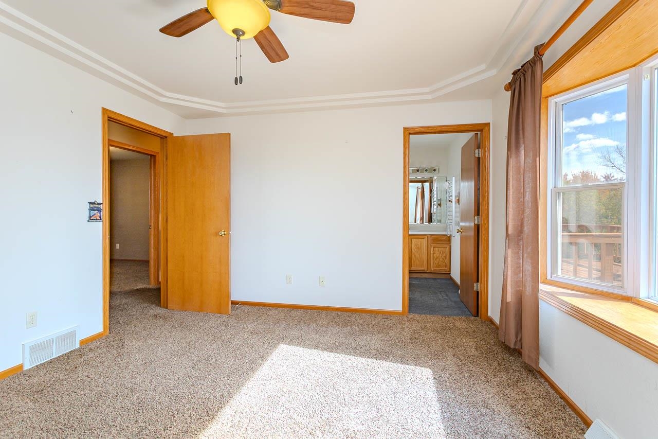 917 & 925 Augusta Avenue Property Photo 21