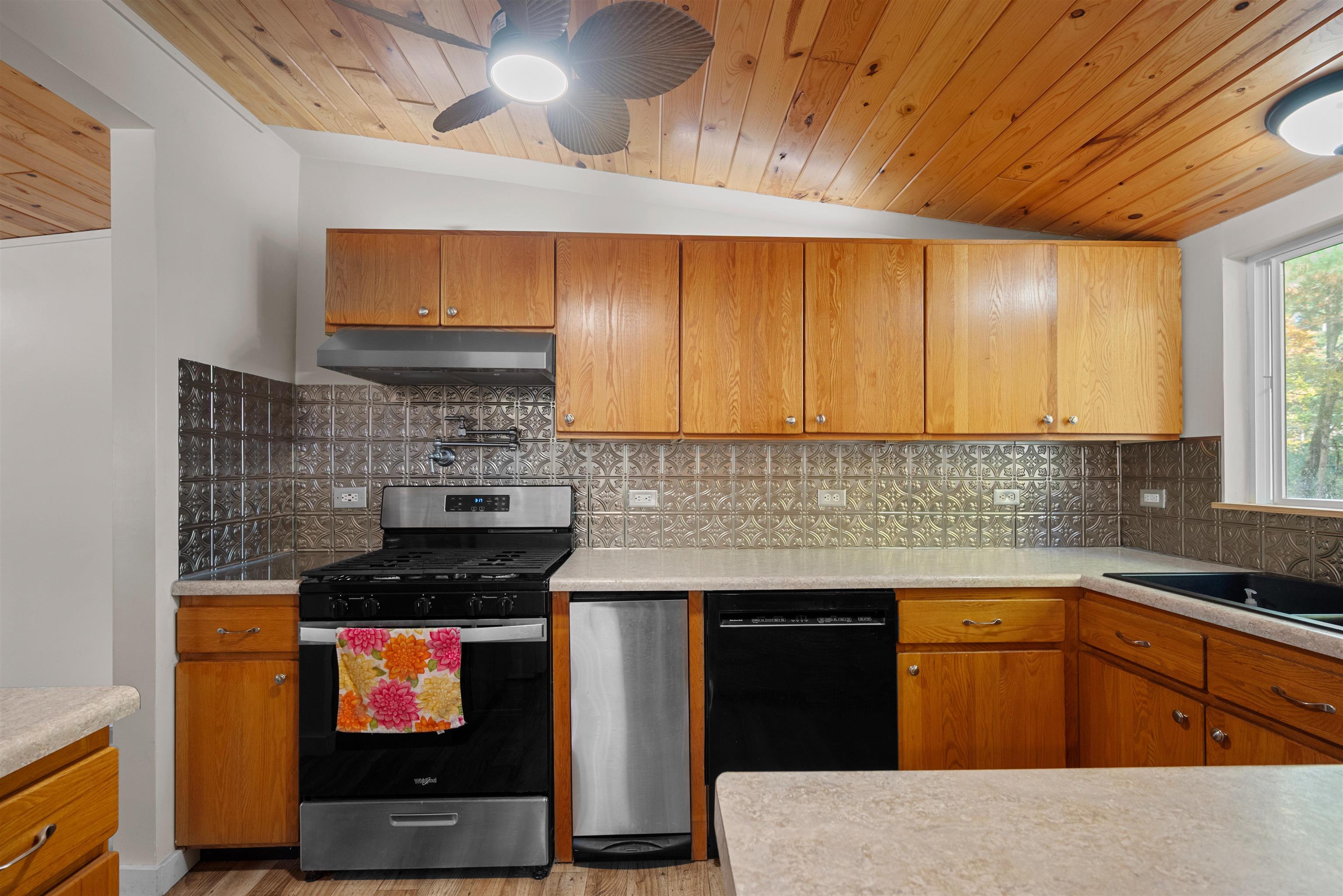 1589 N Reserve Drive Property Photo 10