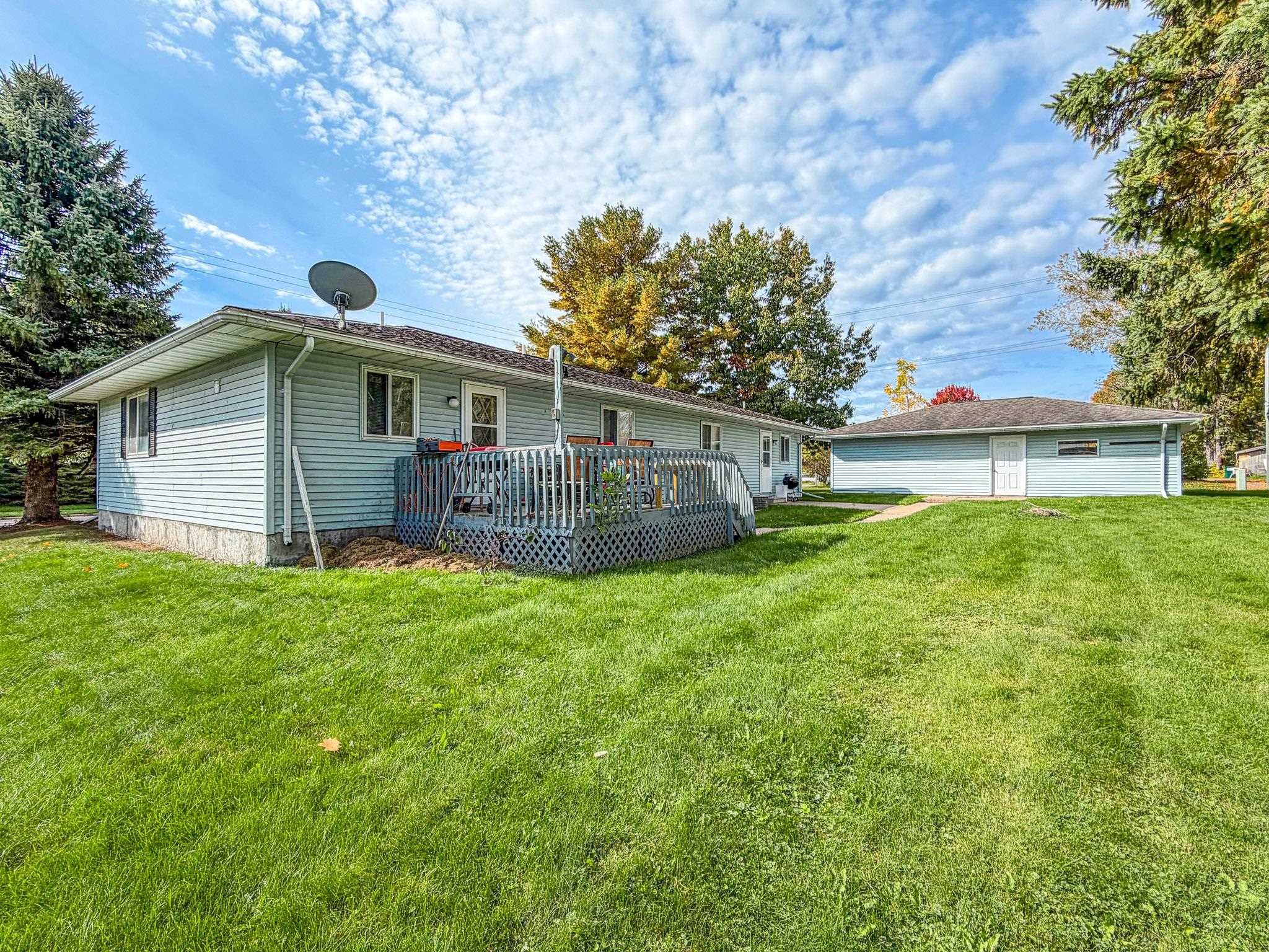 494/496 Flambeau Avenue Property Photo 8