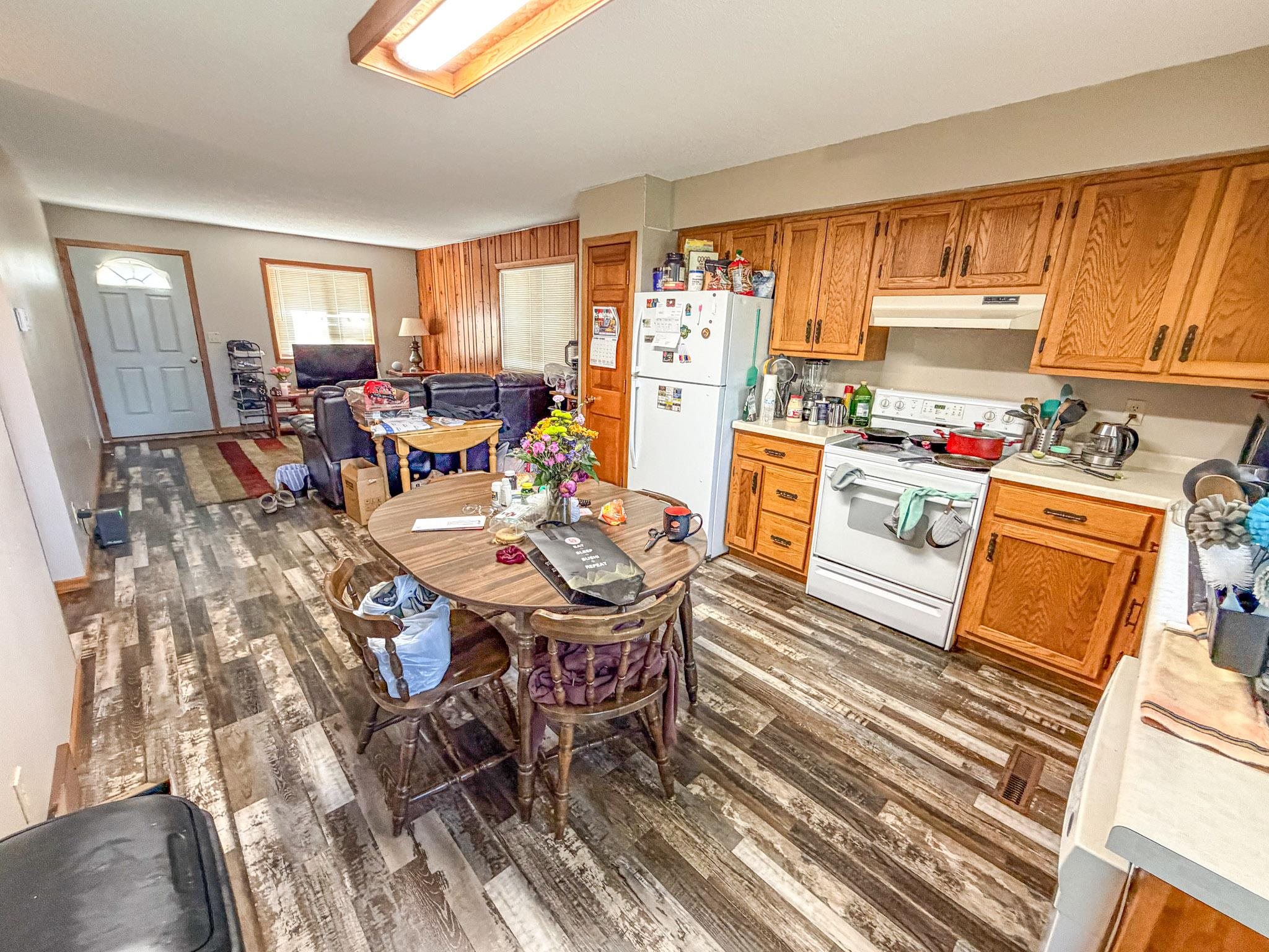 494/496 Flambeau Avenue Property Photo 11