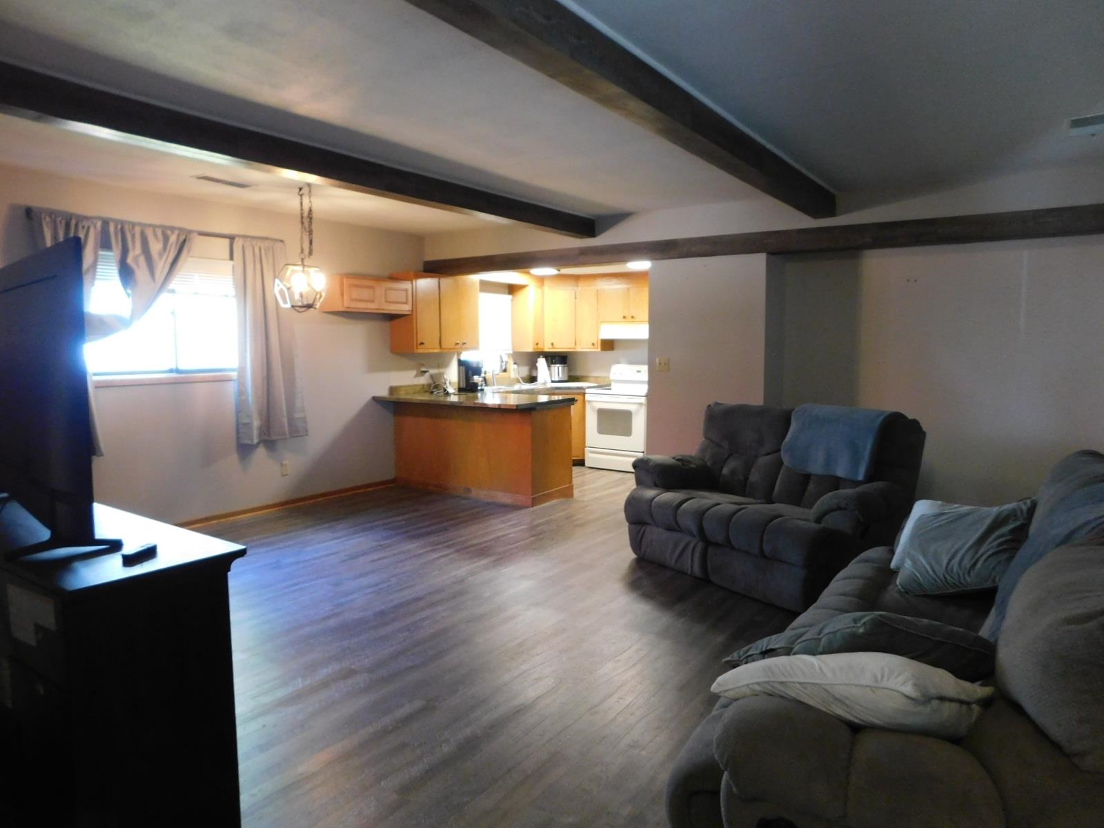 1410 E 6th Street Property Photo 5