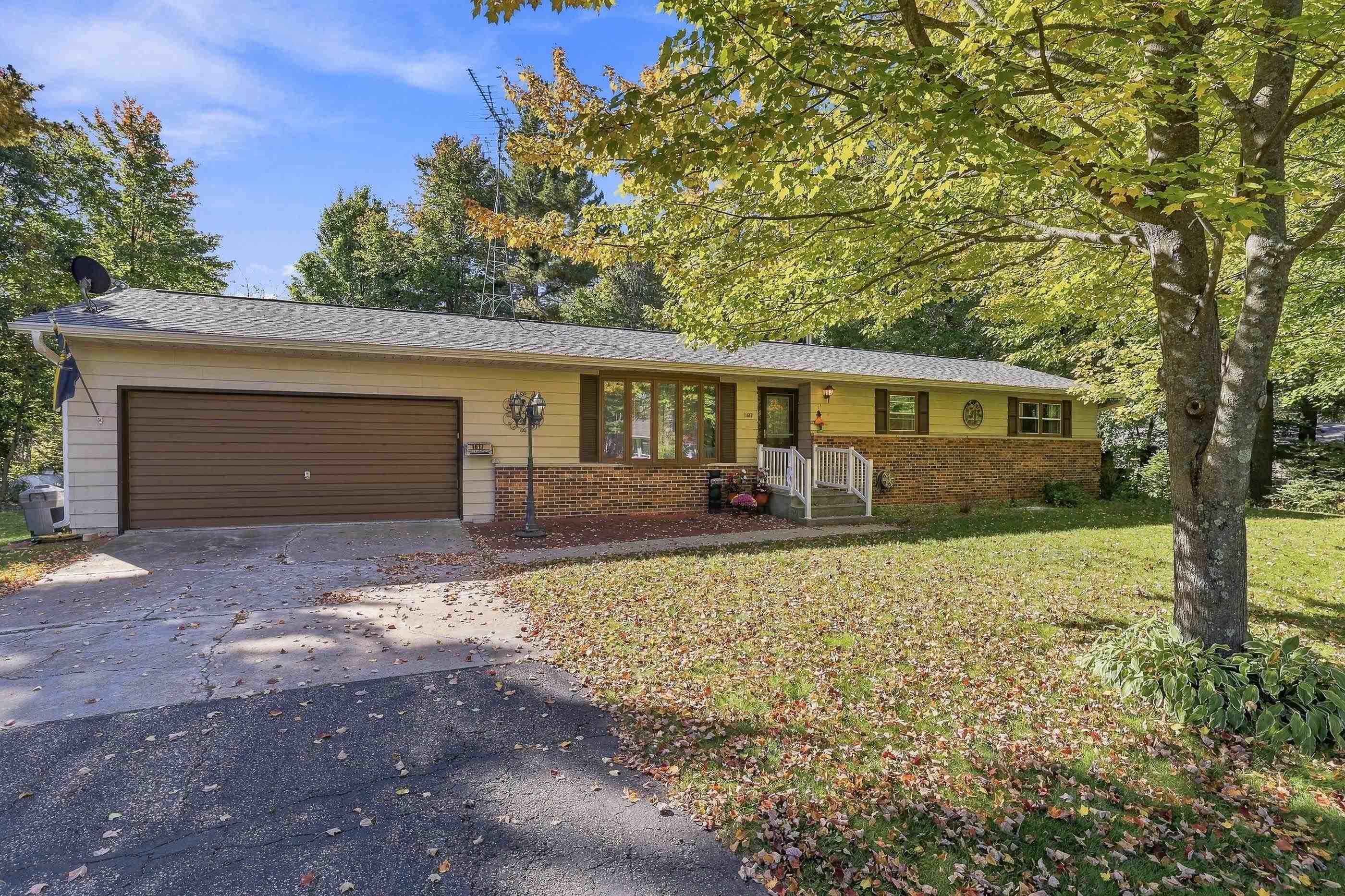 1617 Oak Street Property Photo 3