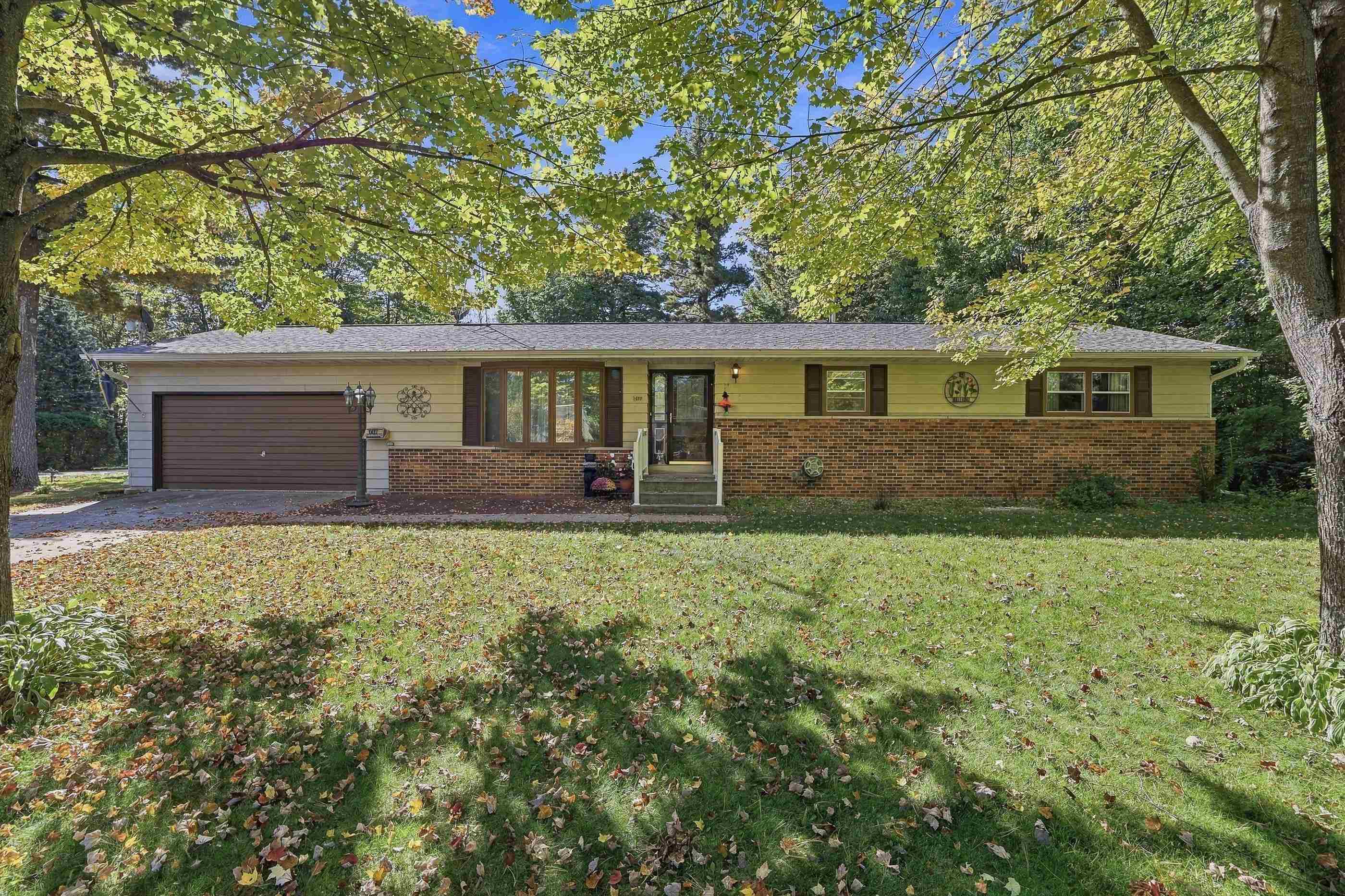 1617 Oak Street Property Photo 4