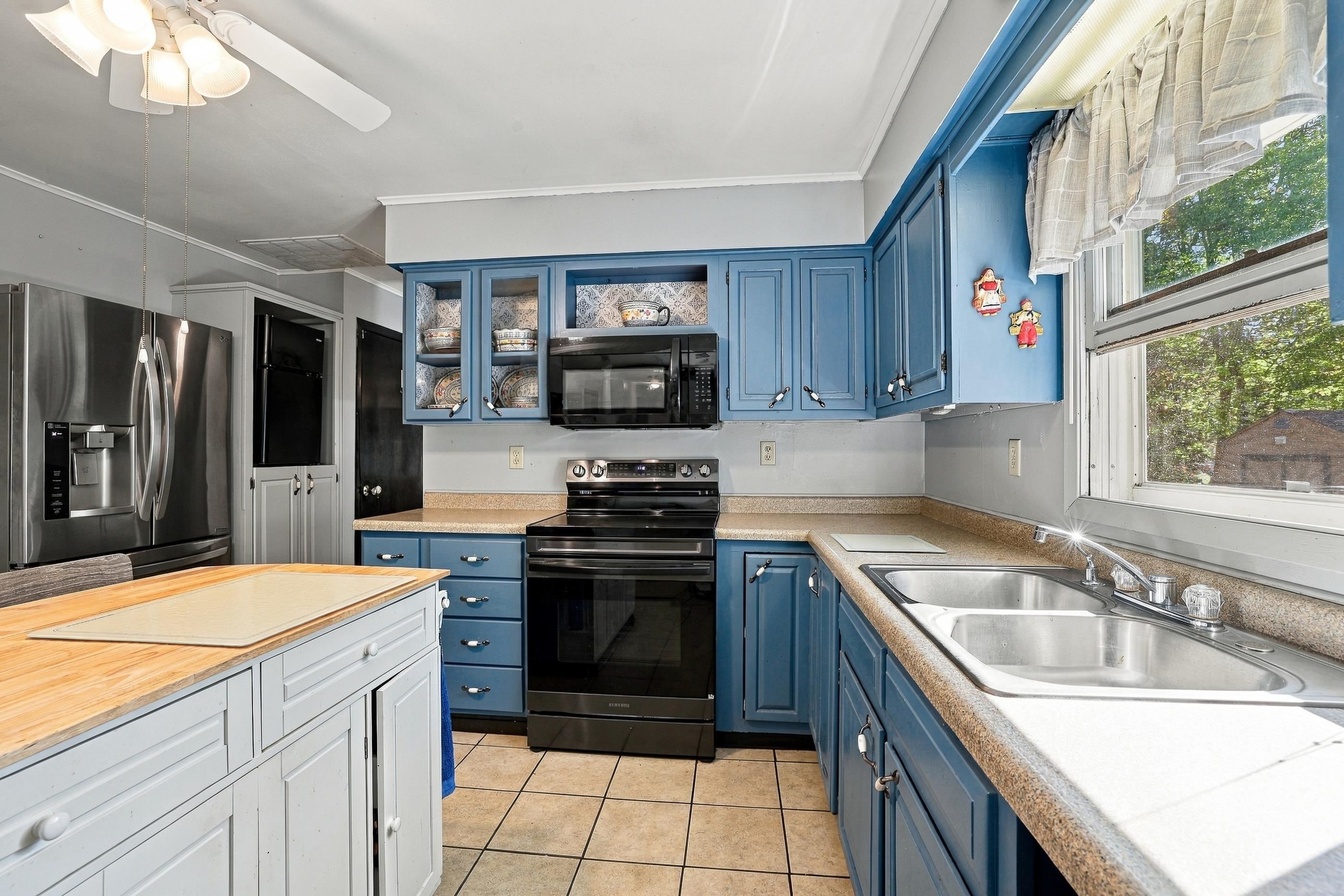 1617 Oak Street Property Photo 17