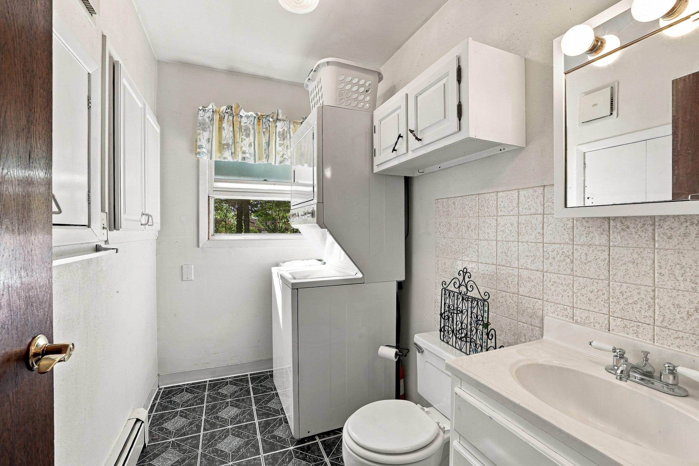 1617 Oak Street Property Photo 24