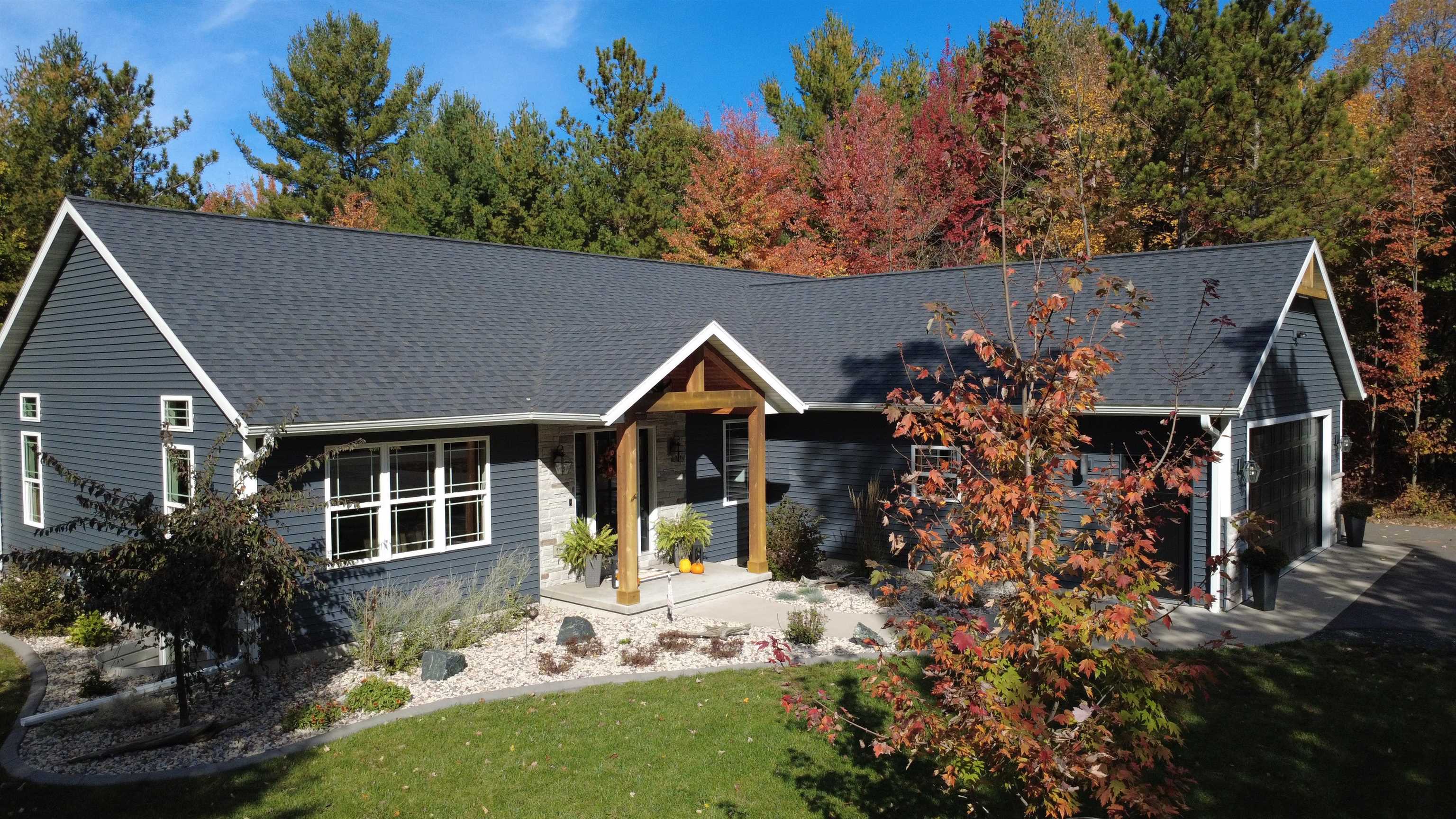 200960 Dubay Drive Property Photo 1