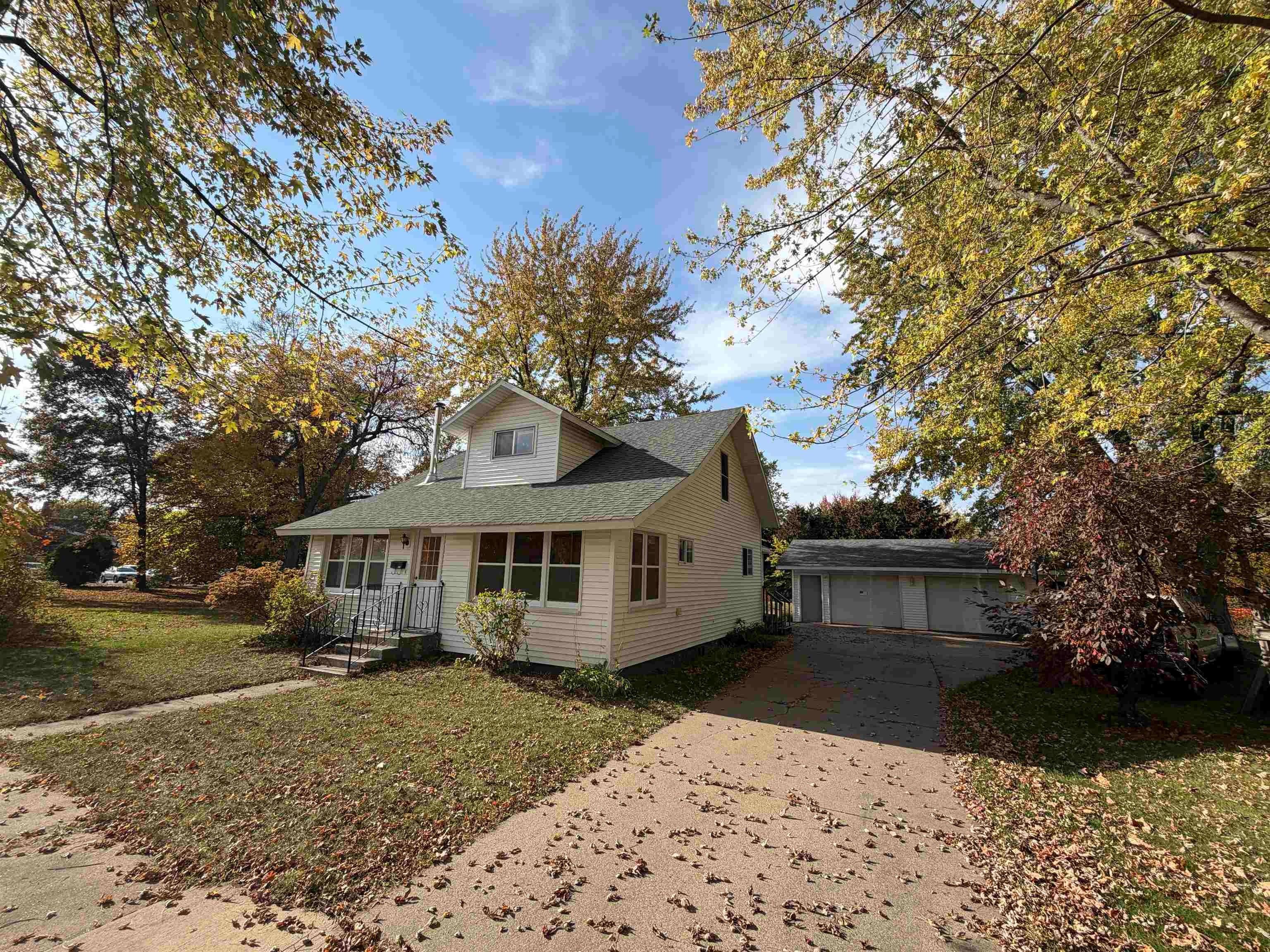 409 7th Street Property Photo 2