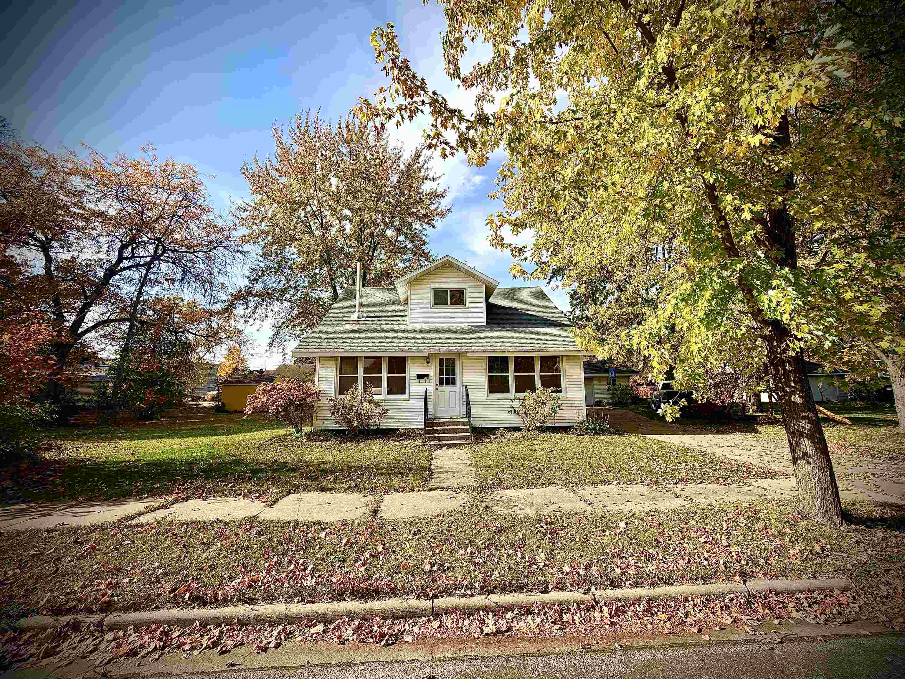 409 7th Street Property Photo 3