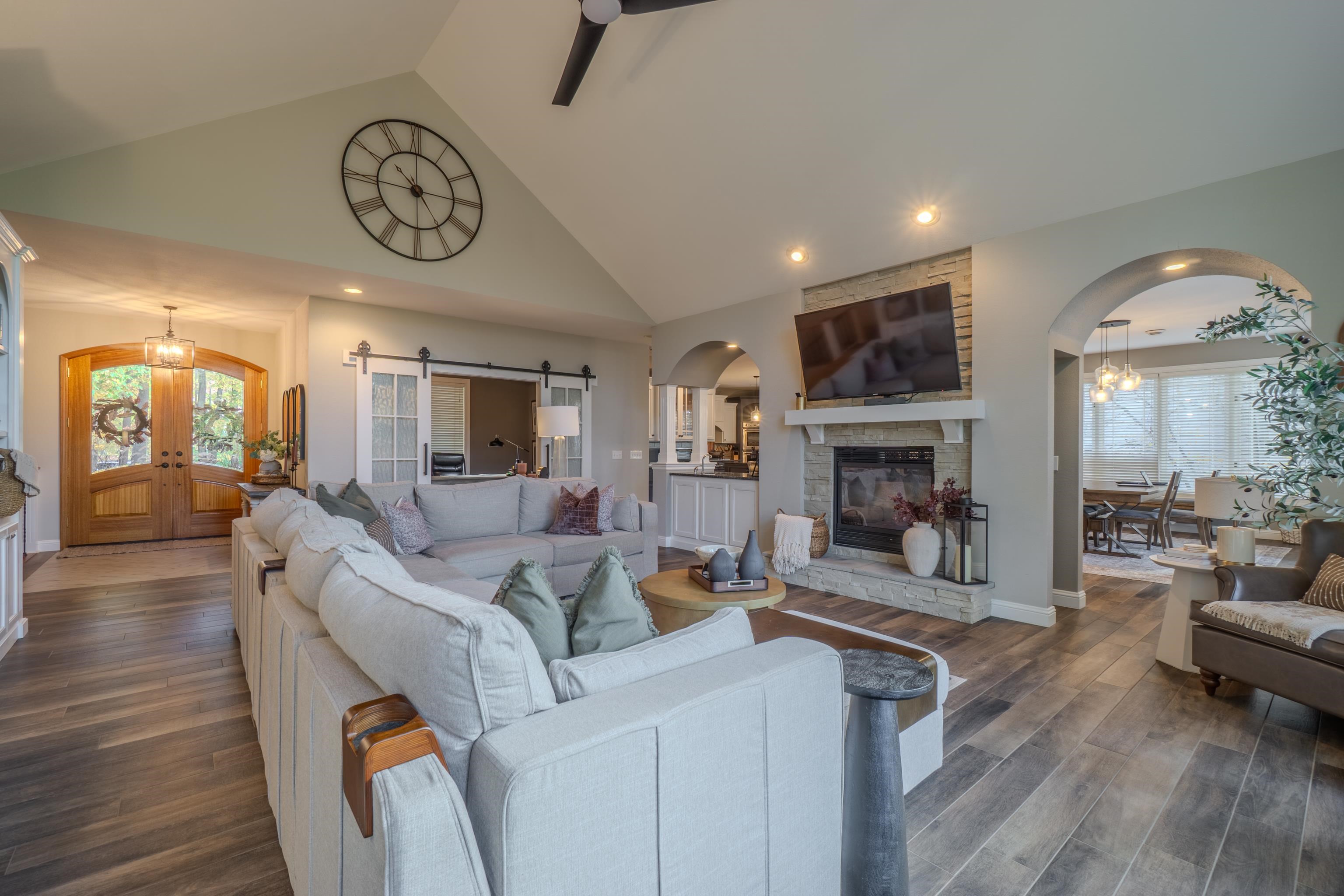 4302 River Bend Road Property Photo 10