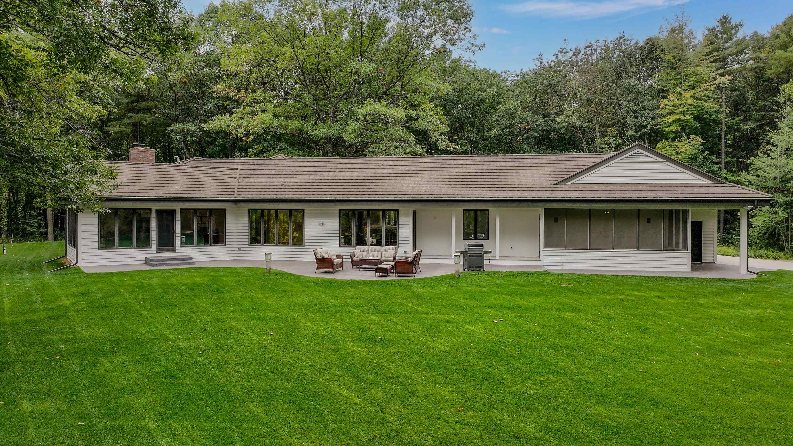 215511 Scout Road Property Photo 4
