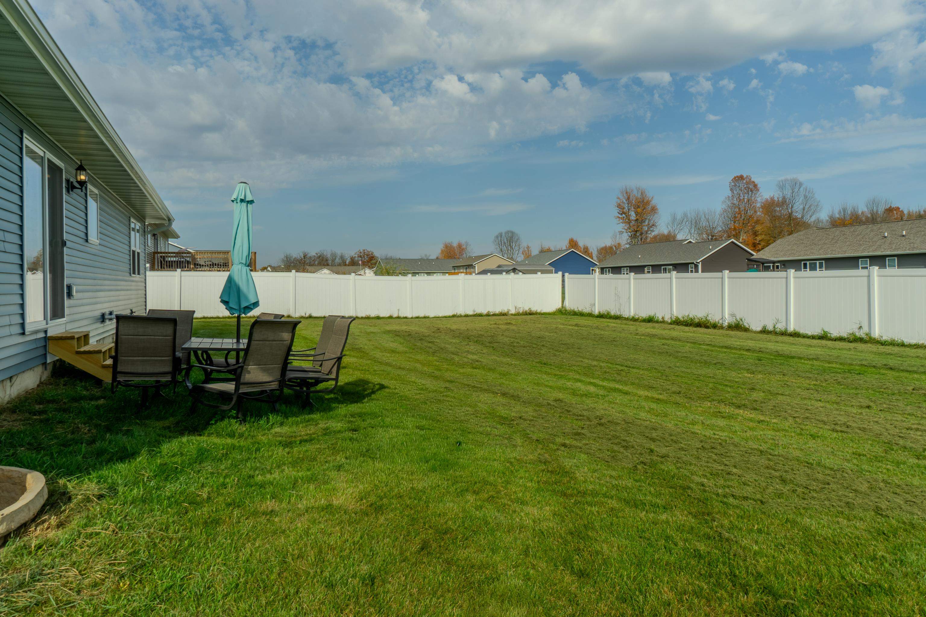 8403 Hinner Springs Drive Property Photo 3