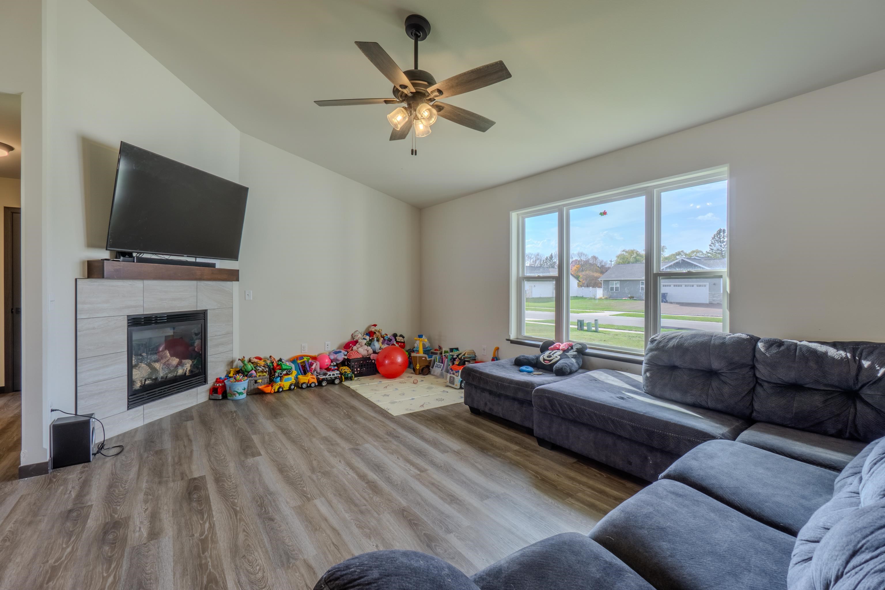 8403 Hinner Springs Drive Property Photo 7