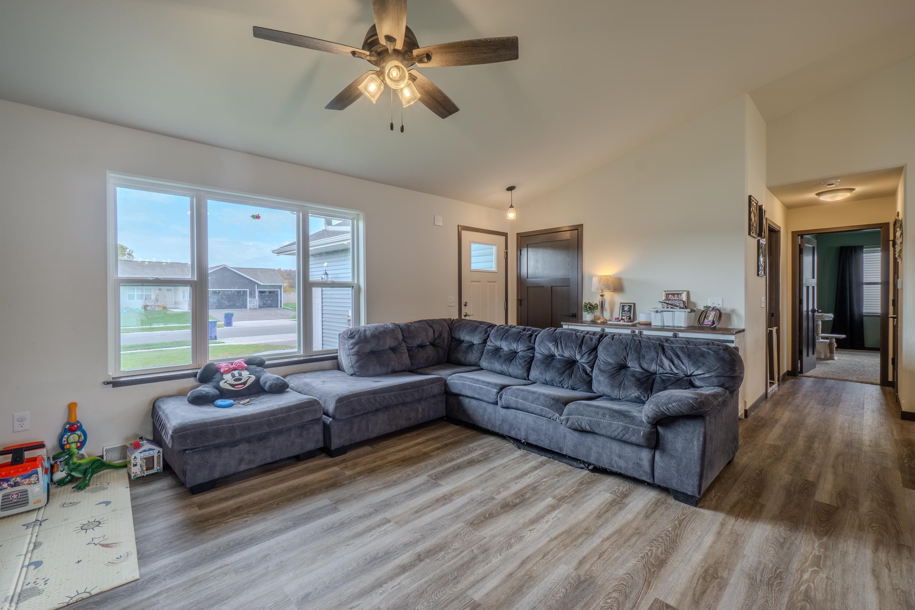 8403 Hinner Springs Drive Property Photo 8