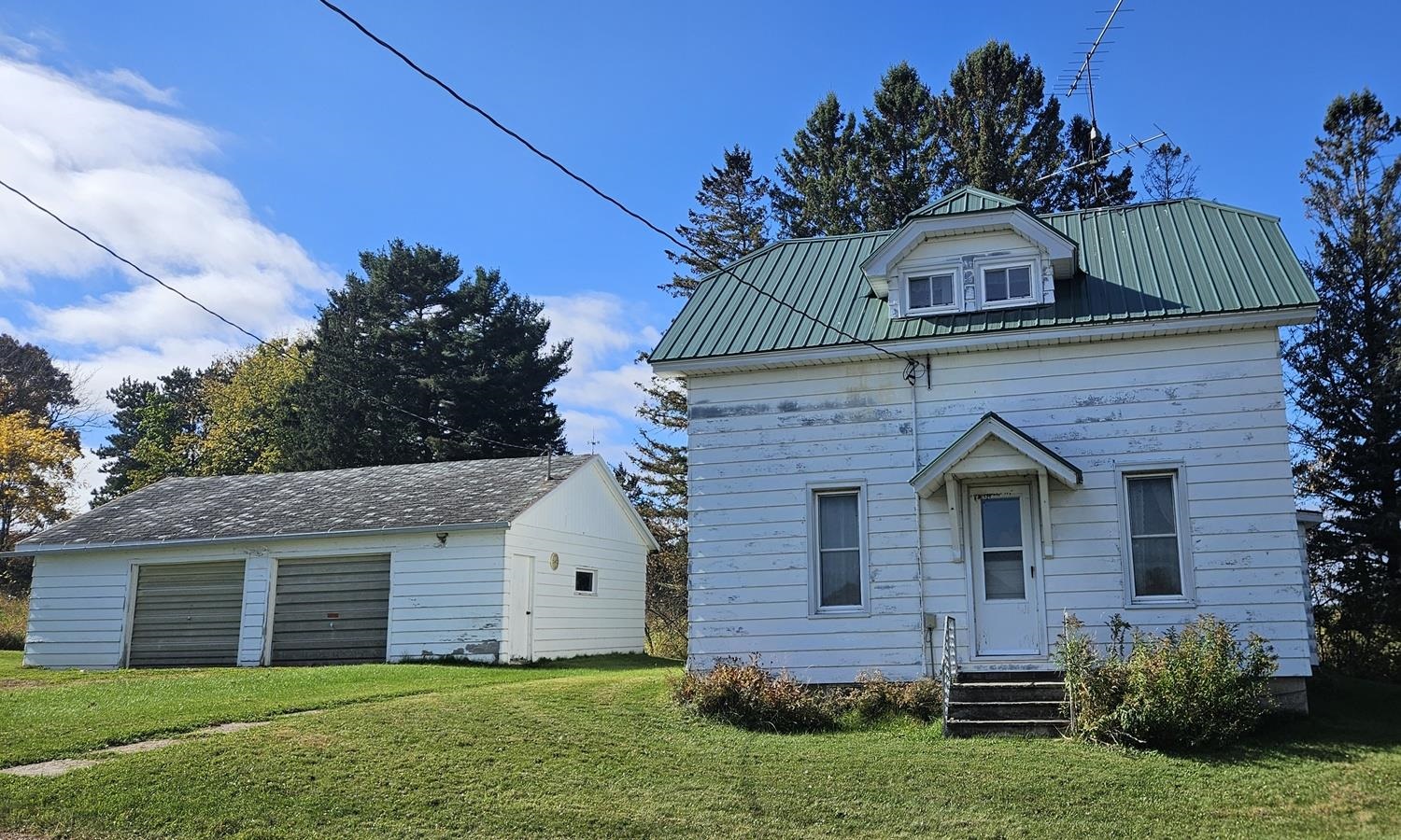 N6777 County Road G Property Photo 1