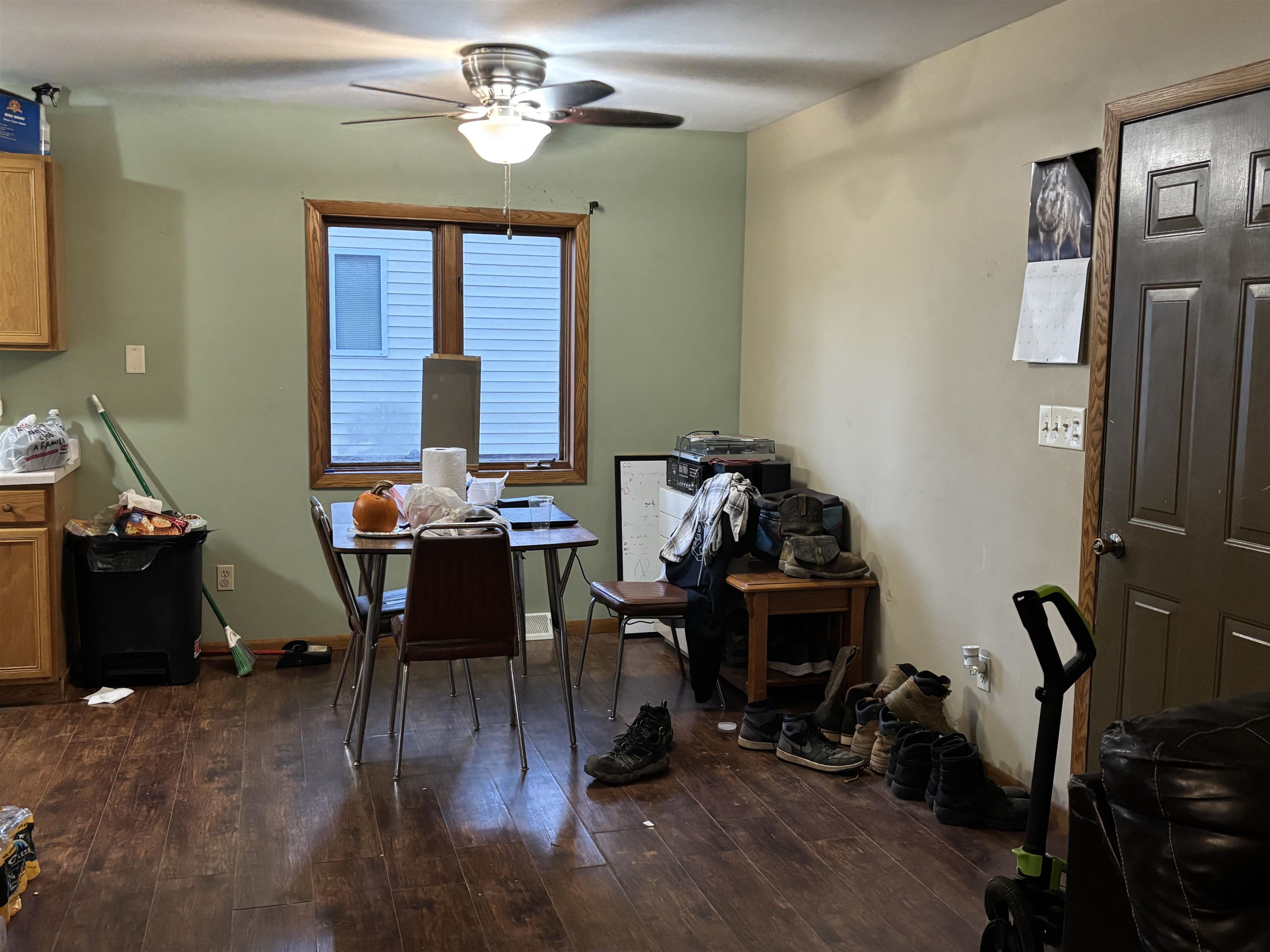 100 Pine Street Property Photo 4