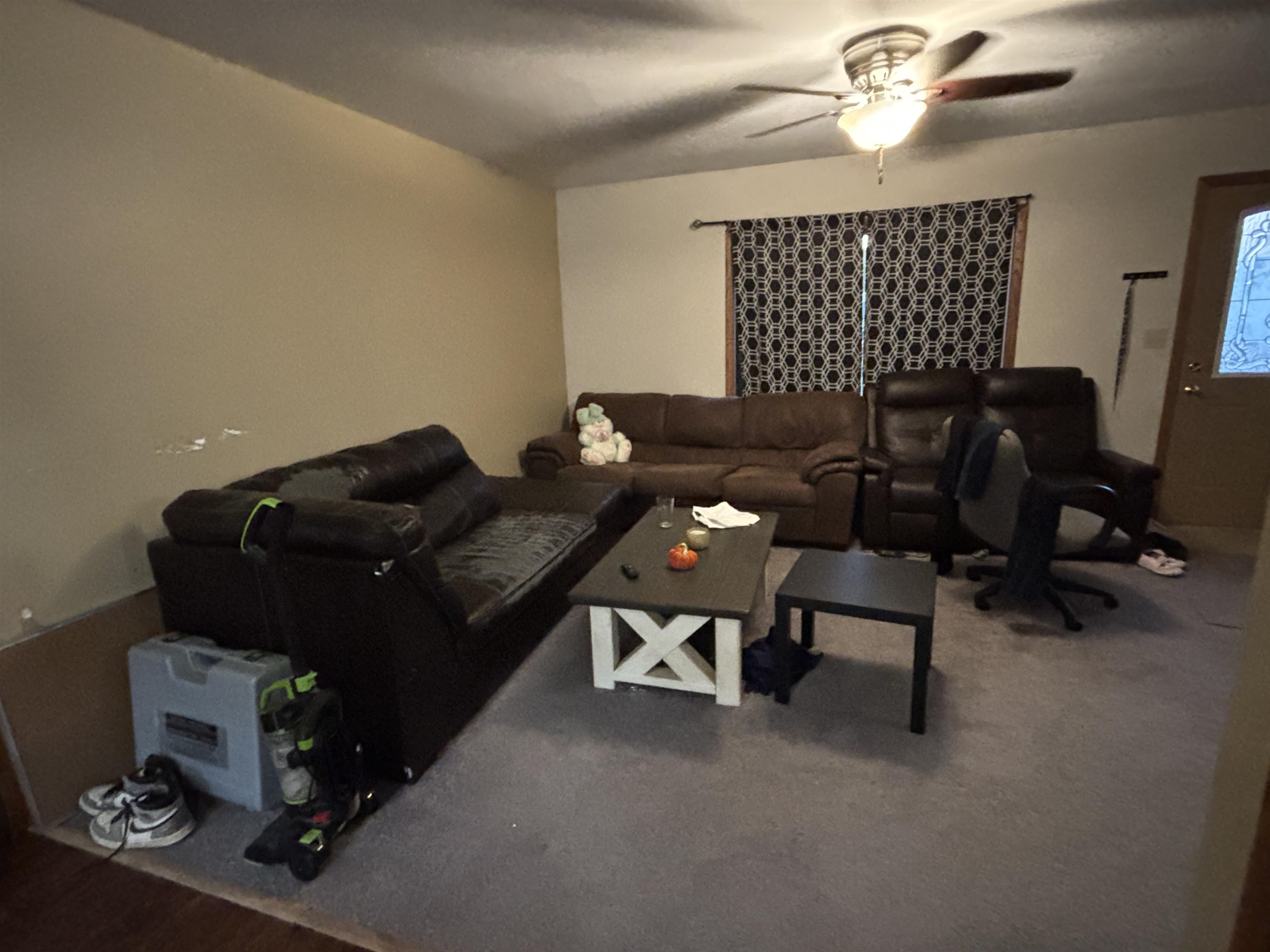 100 Pine Street Property Photo 6