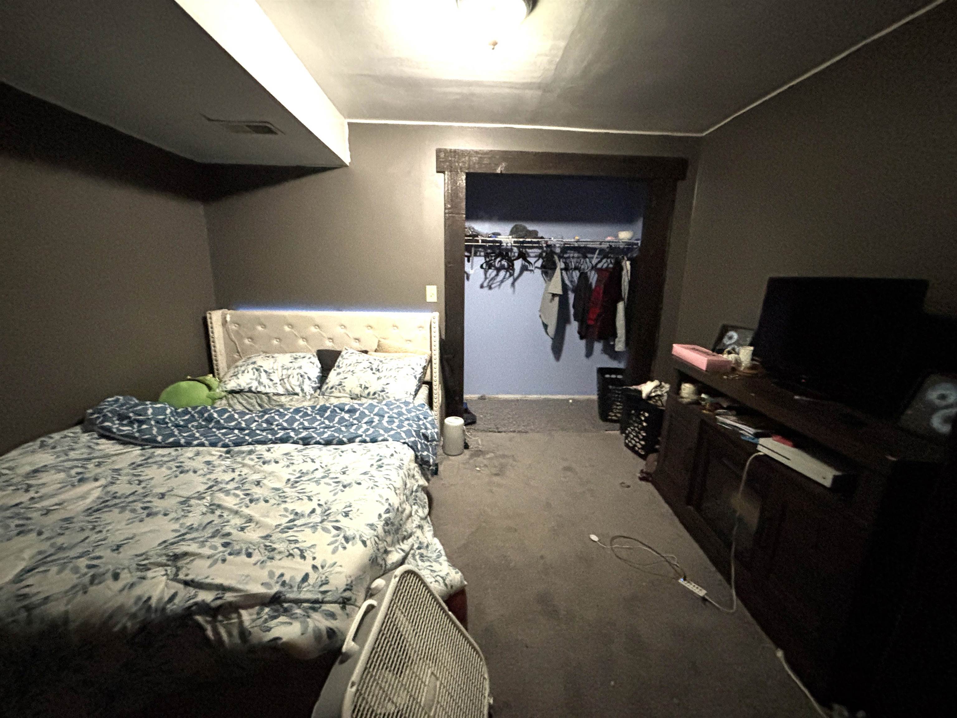 100 Pine Street Property Photo 7