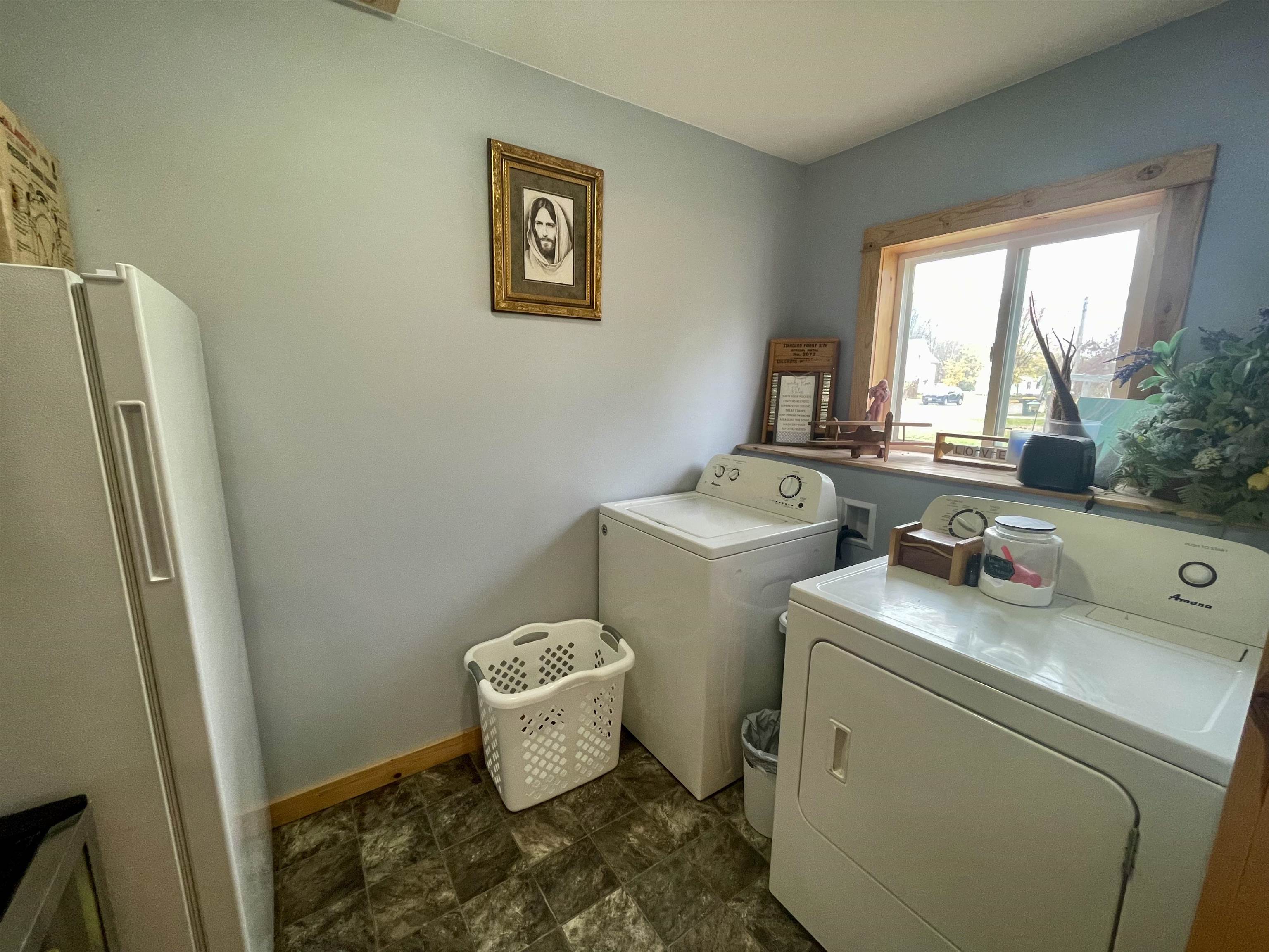 494 Avon Avenue South Property Photo 19