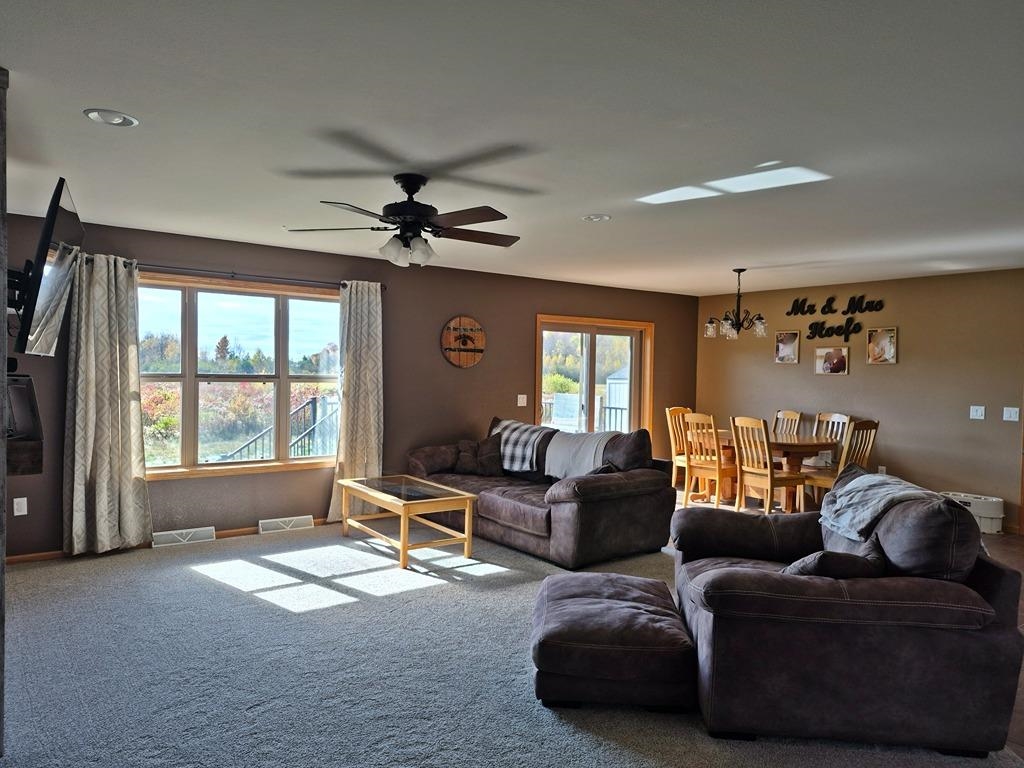805 W Roberts Street Property Photo 7