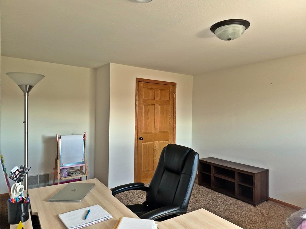 805 W Roberts Street Property Photo 21