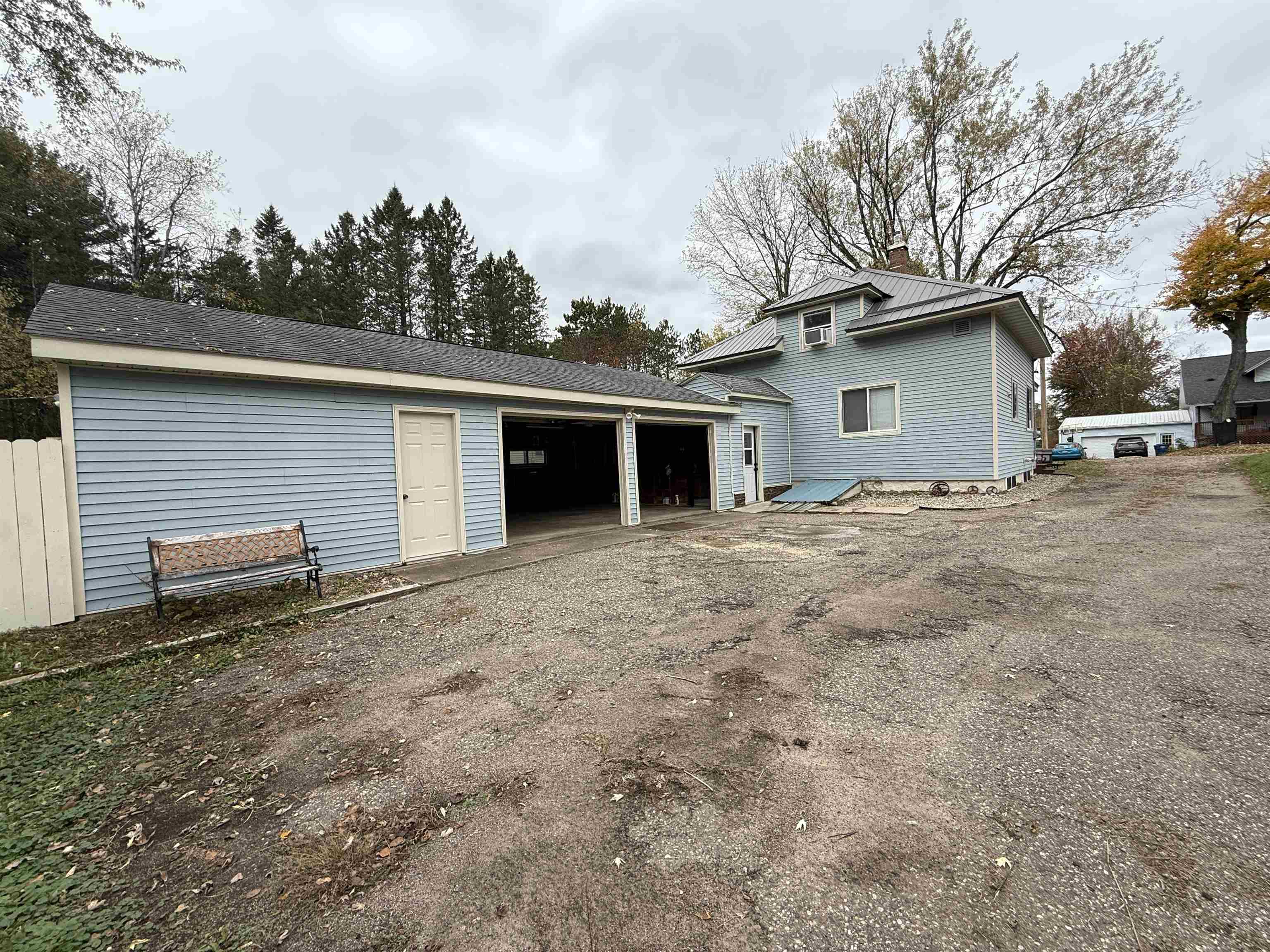 505 Walker Street Property Photo 3