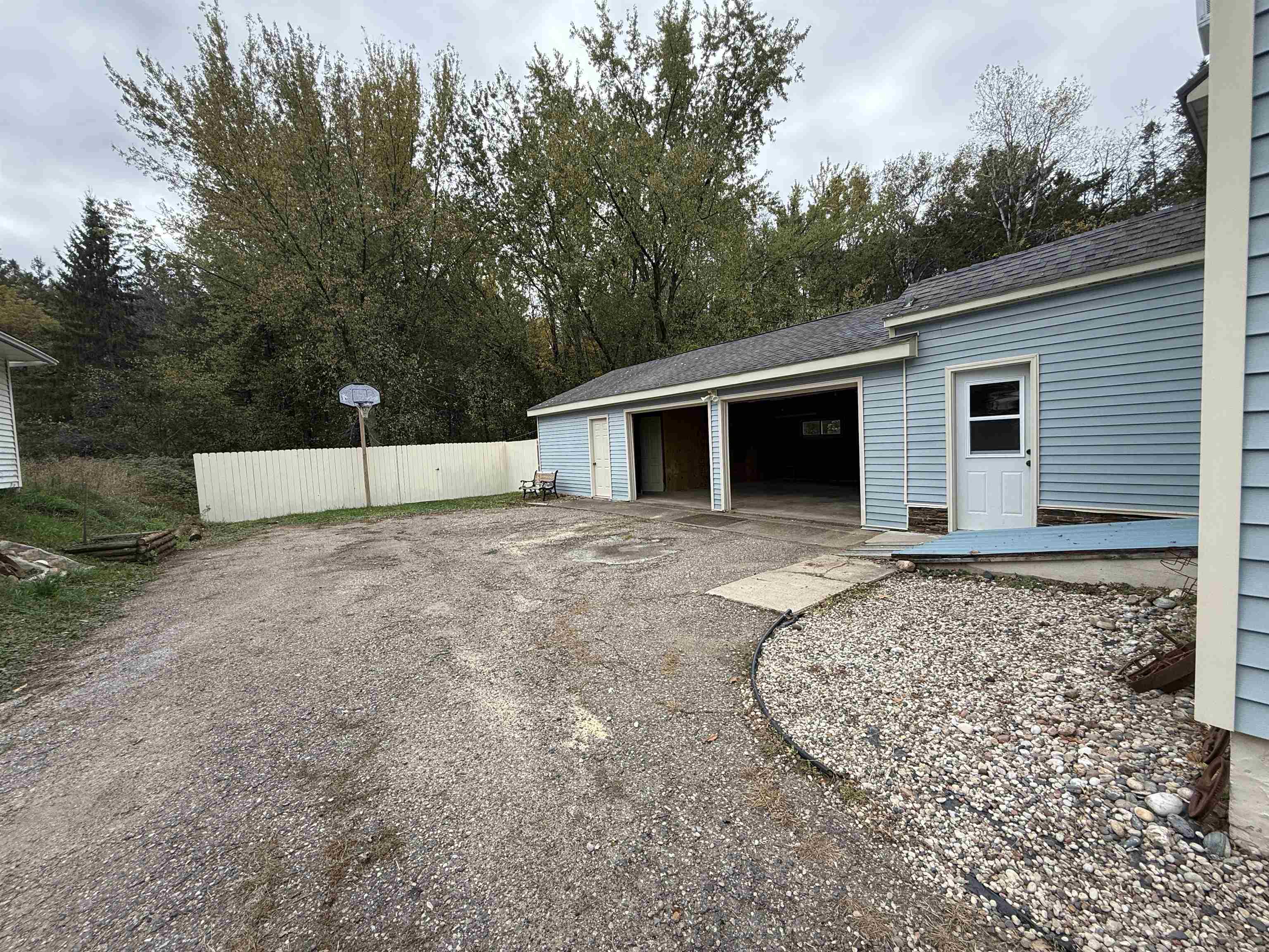 505 Walker Street Property Photo 5