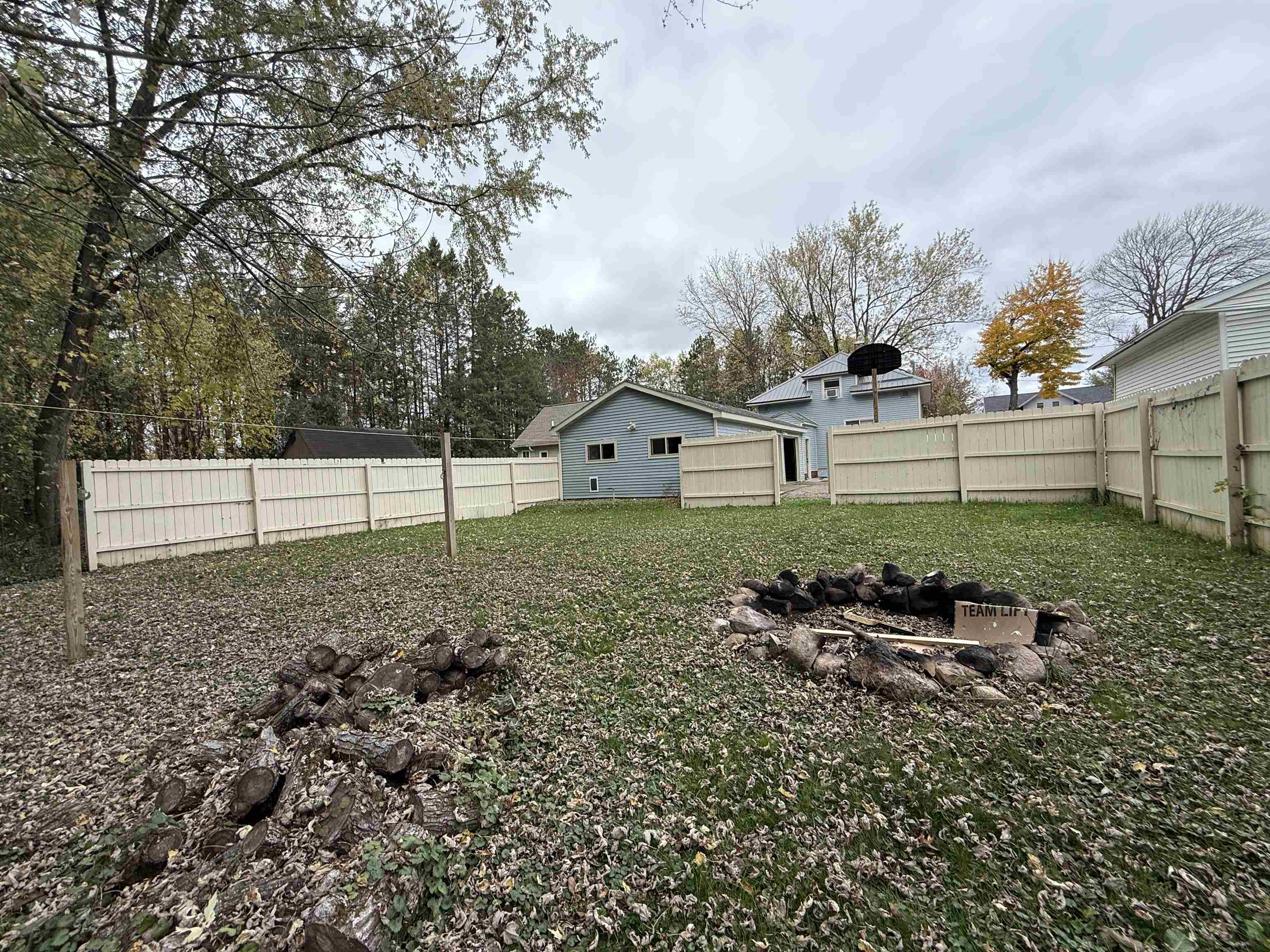 505 Walker Street Property Photo 8