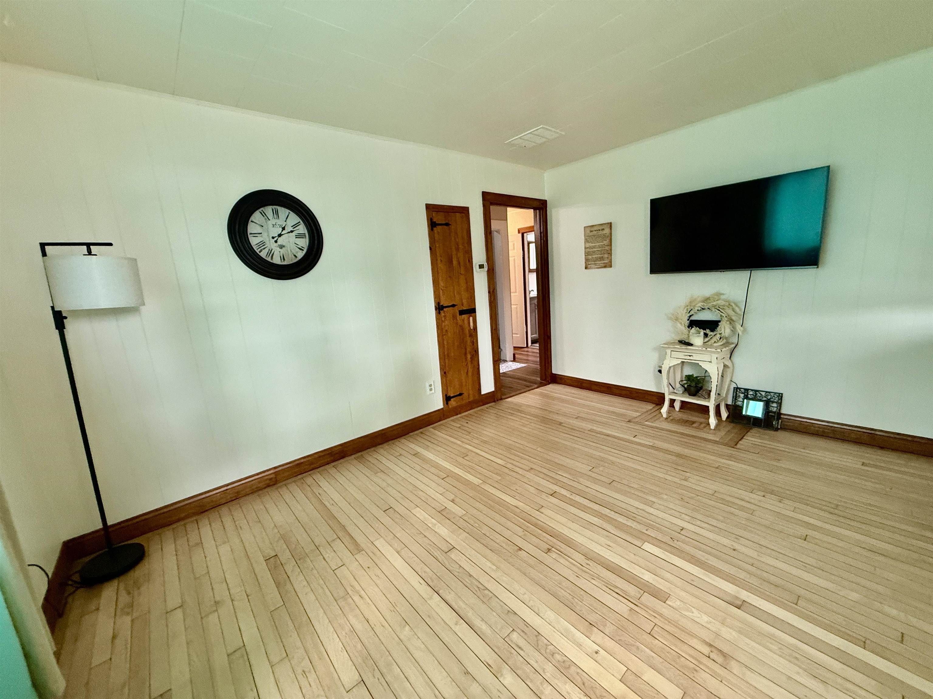 505 Walker Street Property Photo 15