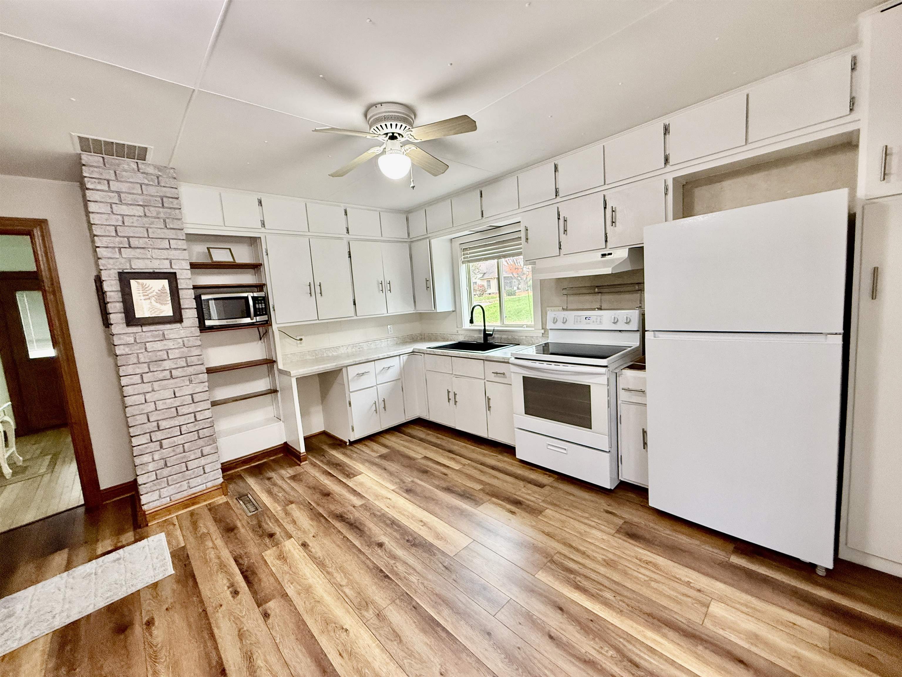 505 Walker Street Property Photo 17