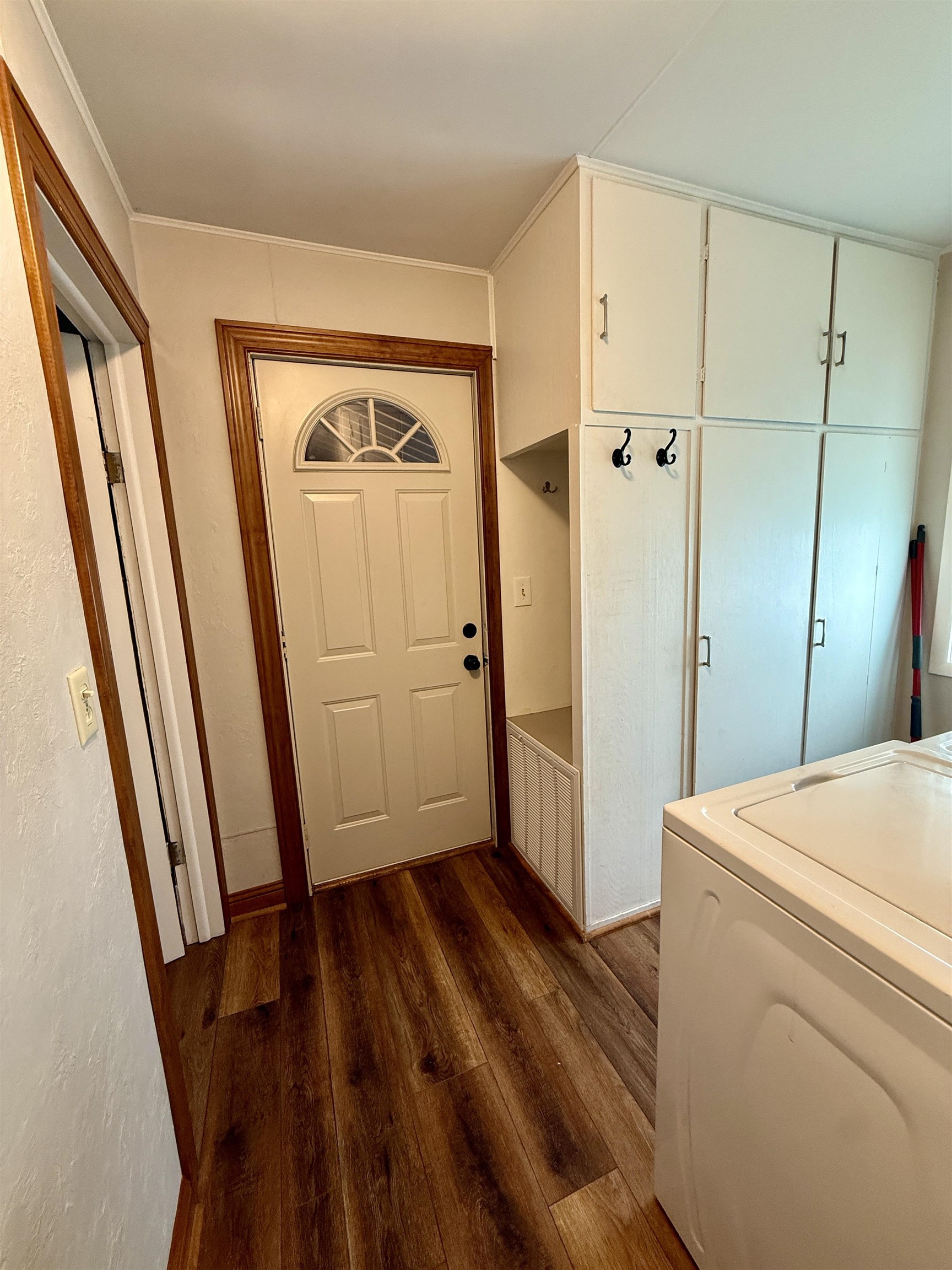 505 Walker Street Property Photo 25